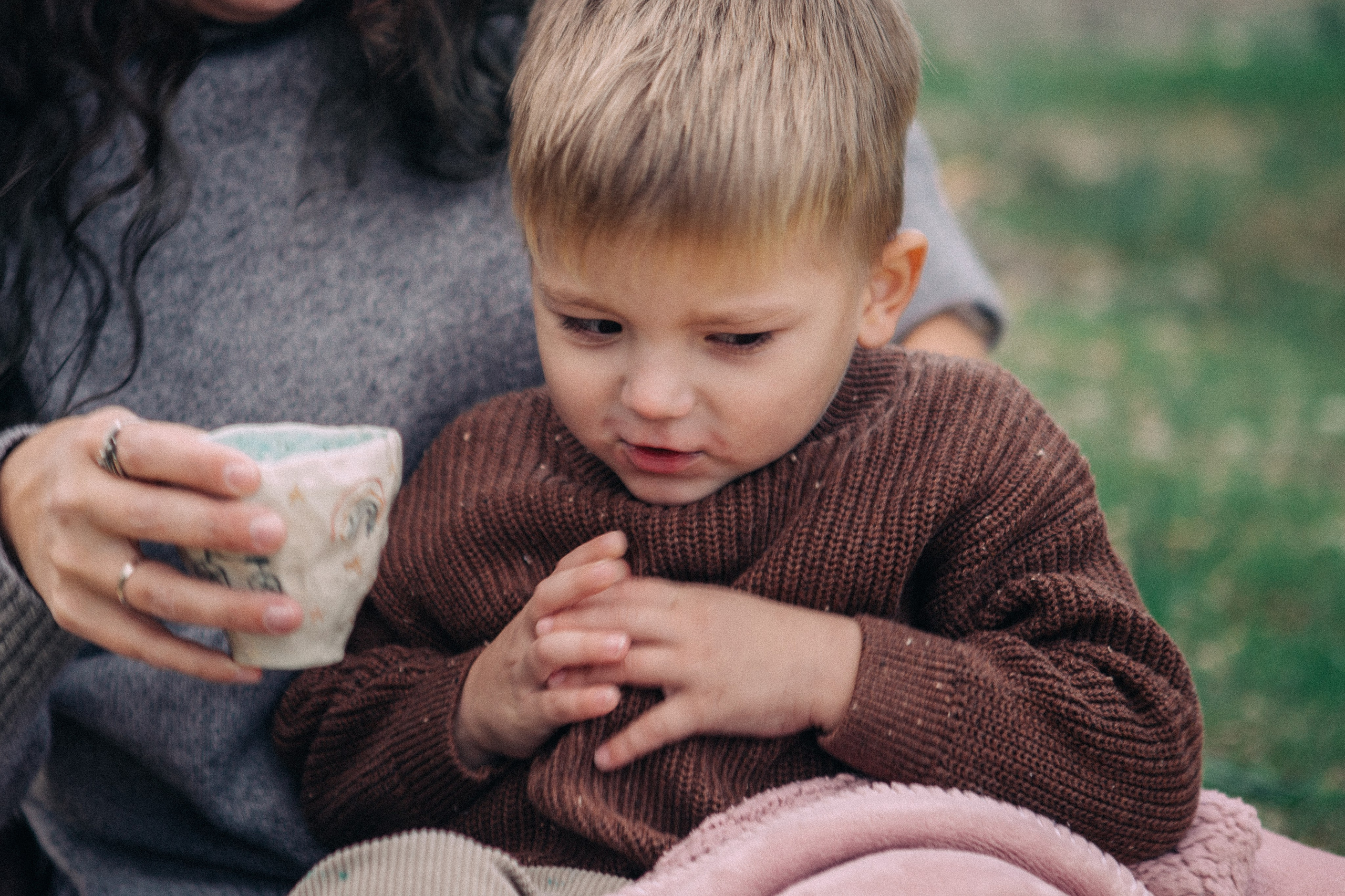 Nastya & Mr. Racoon. Portrait, family and pet photographer in Cyprus, Ksenia Bourdelle