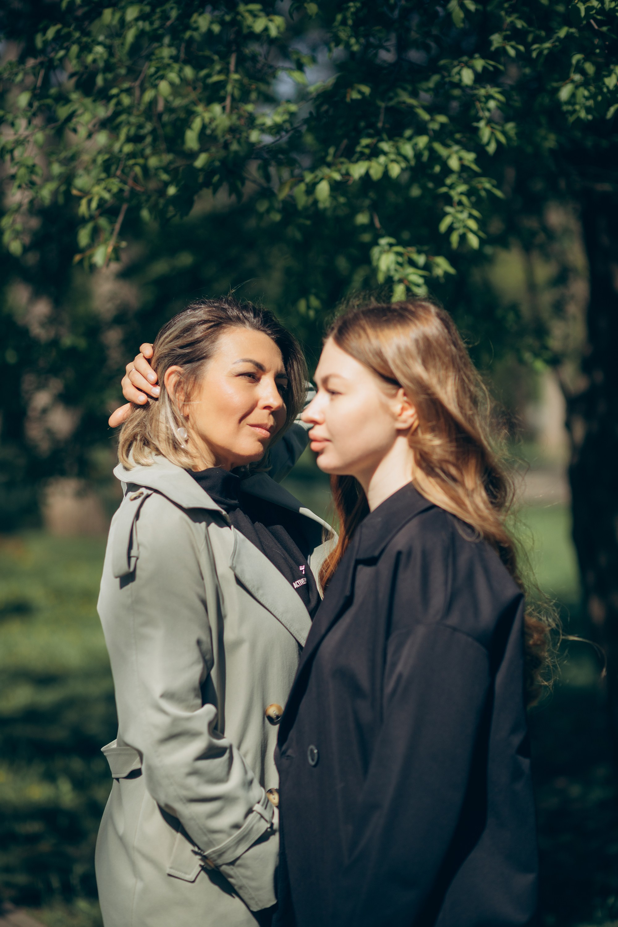 Марина и Настя на прогулочной фотосессии в Чистяковской роще. Фотограф КовалёваТатьяна | Москва | Краснодар |Сочи |Портрет, свадьбы, семейные съёмки
