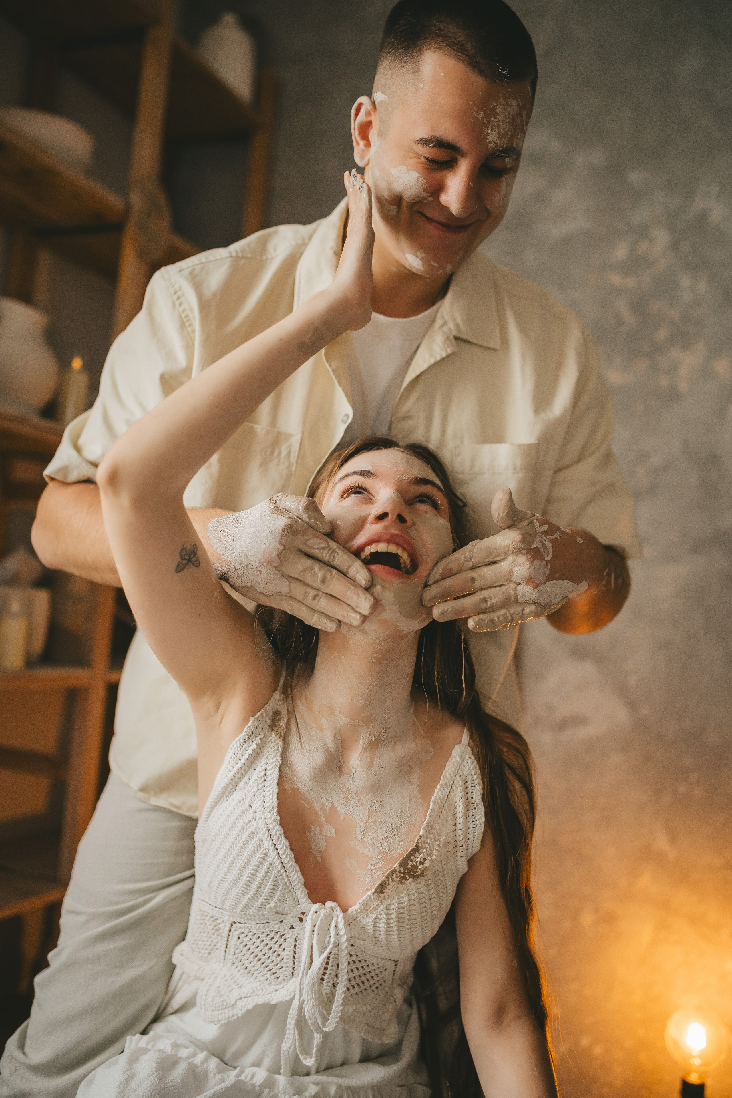 Дима и Даша в гончарной мастерской. Семейный lifestyle фотограф в Санкт-Петербурге Людмила Пахомова