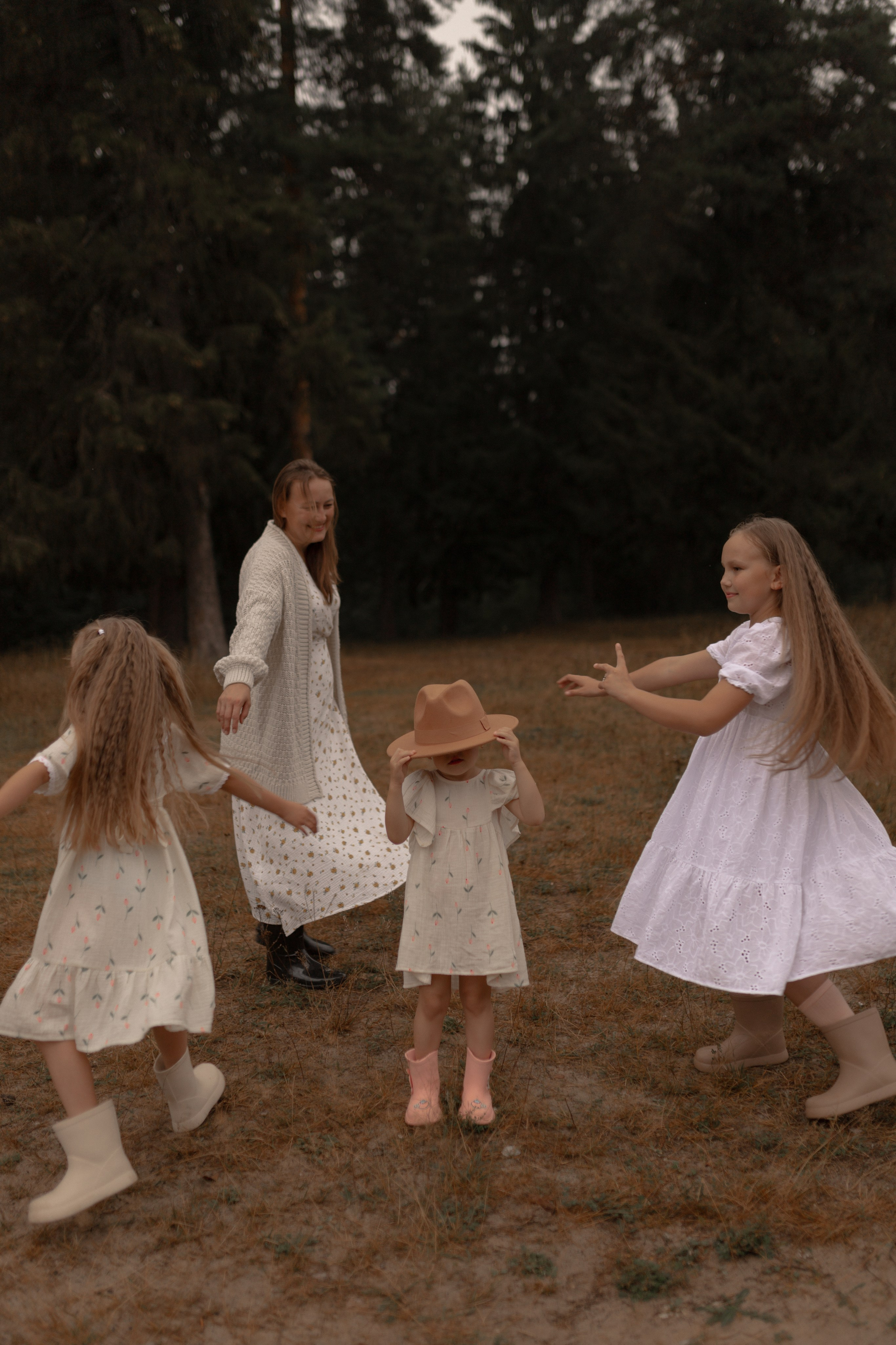 Мама Алина, Маша, Дина и Анечка. Фотограф Татьяна Семенова