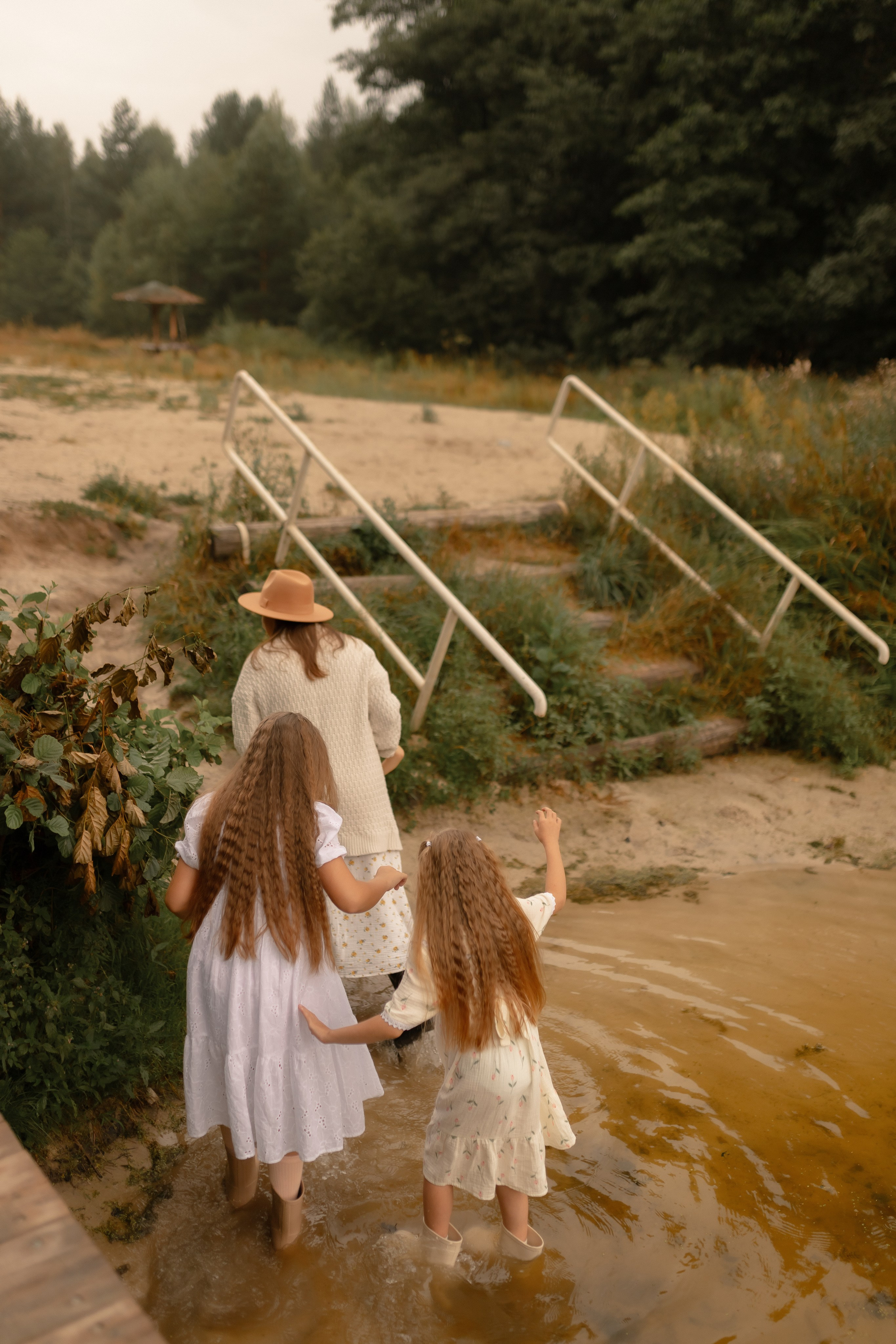 Мама Алина, Маша, Дина и Анечка. Фотограф Татьяна Семенова