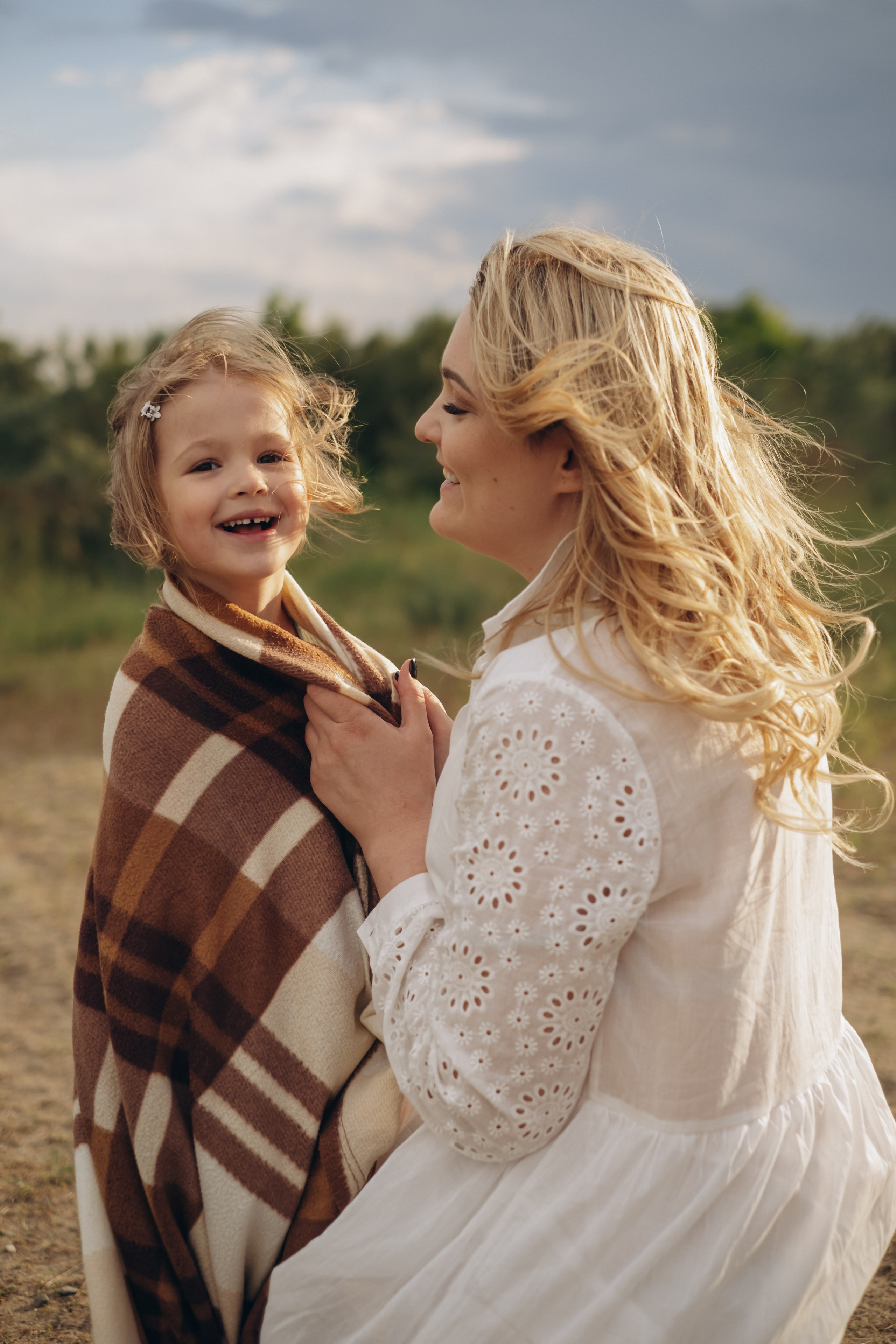 Прогулочная у моря. Мама и дочь. Фотограф Новосибирск Анна Рождественская