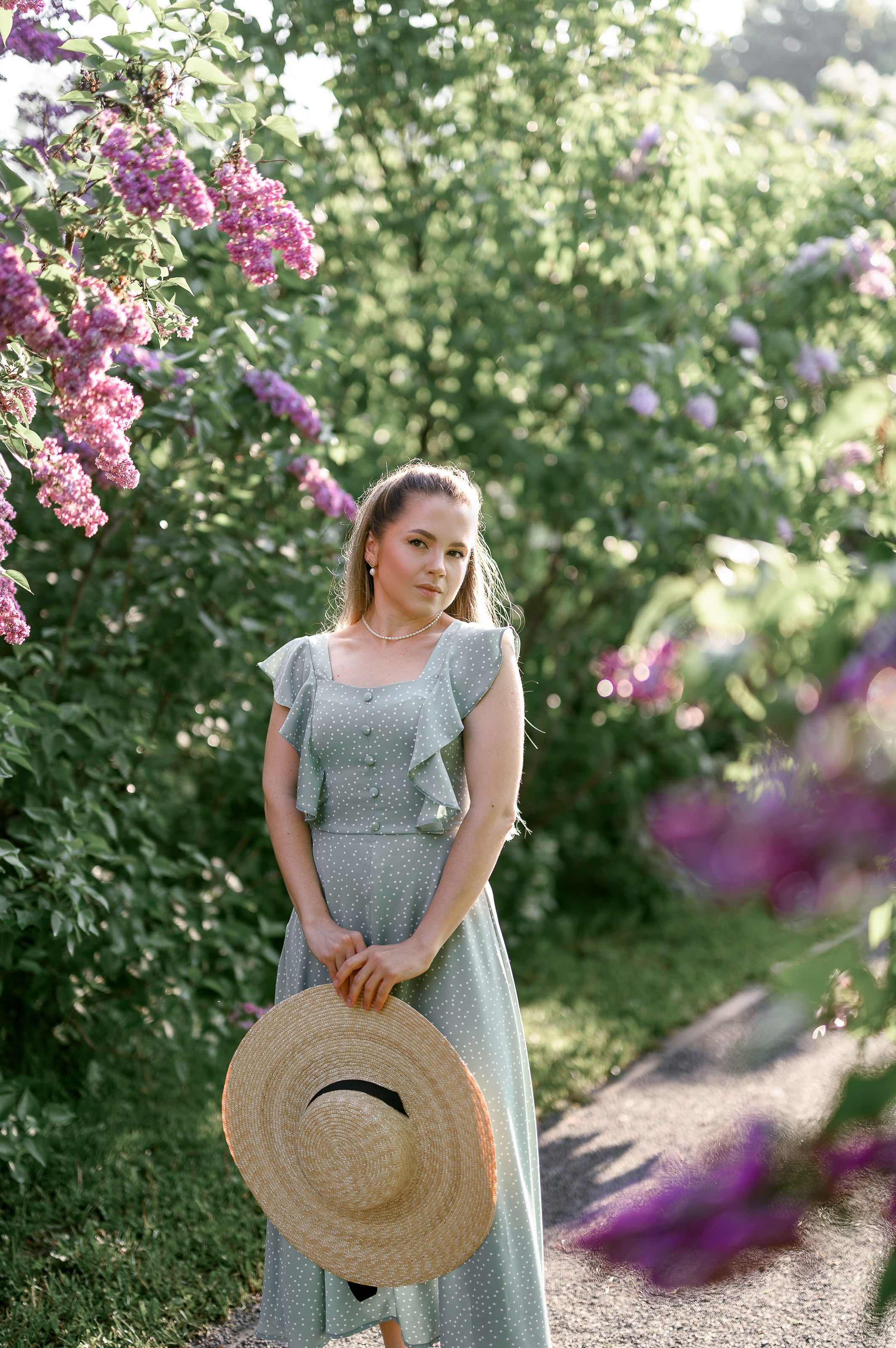 Анастасия. Фотосессия в цветении в Сиреневом саду в Москве. Semerlina.ru