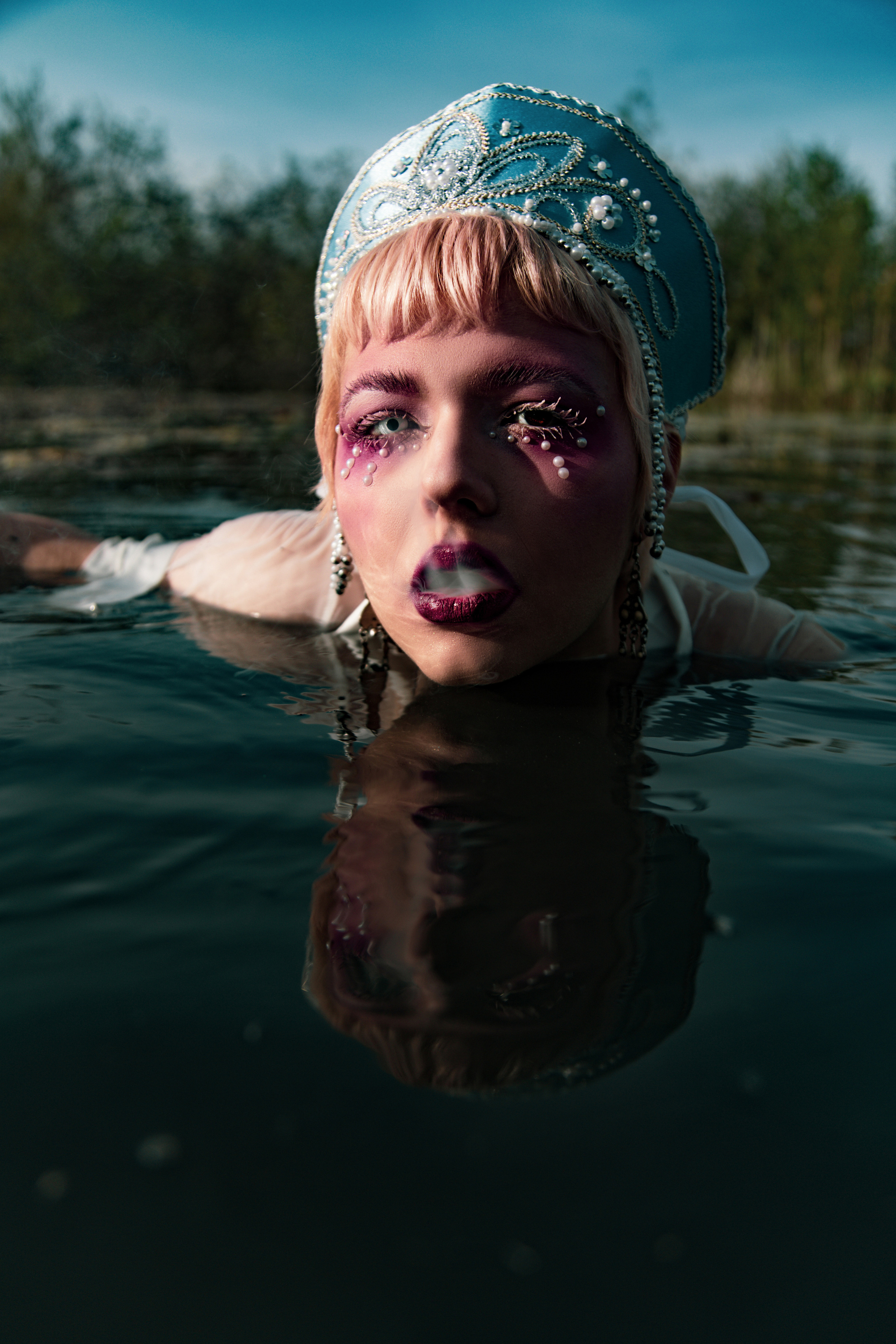 Кокошник в болоте. Креатор Ольга Яш