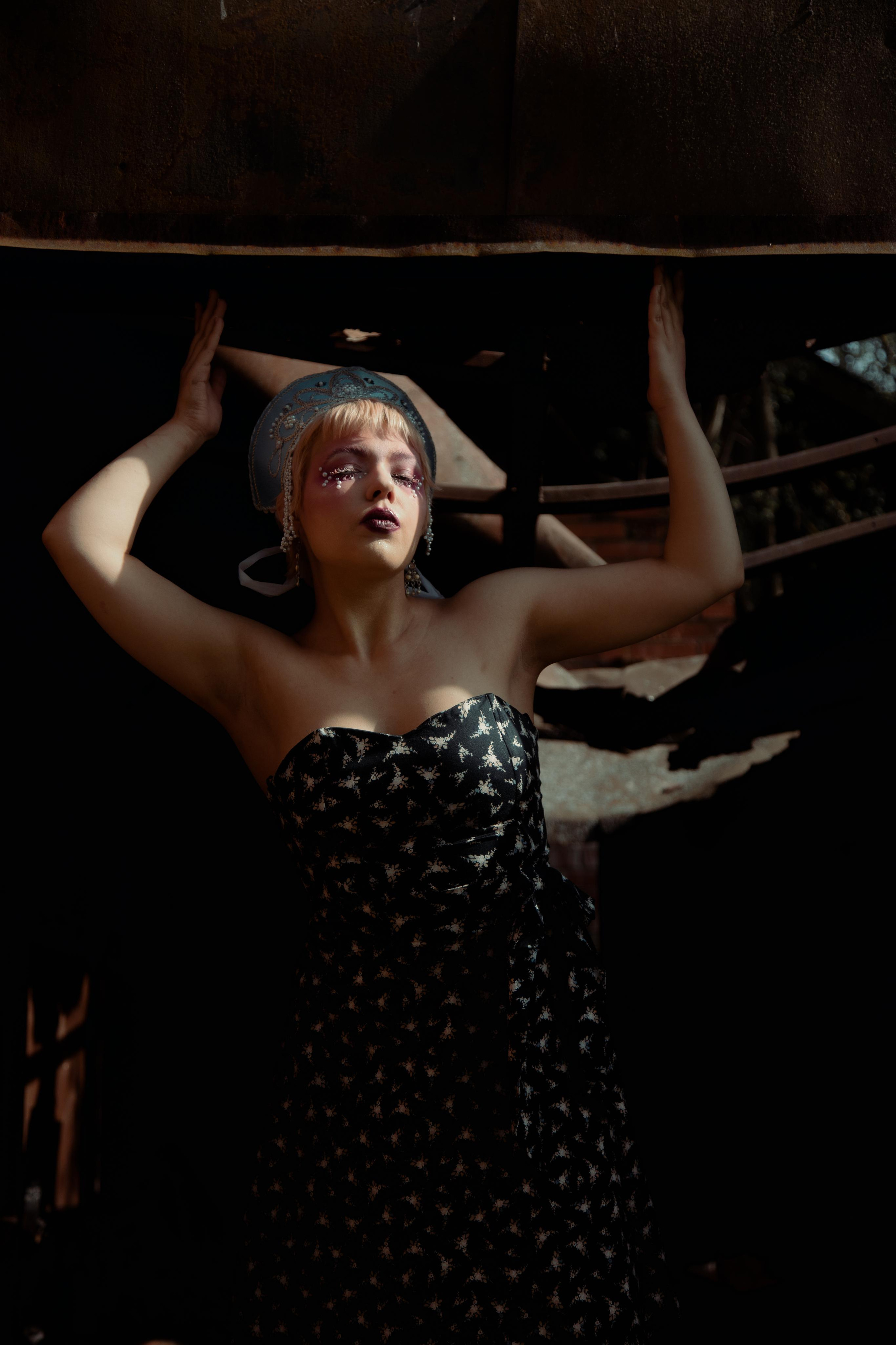 Кокошник в болоте. Креатор Ольга Яш