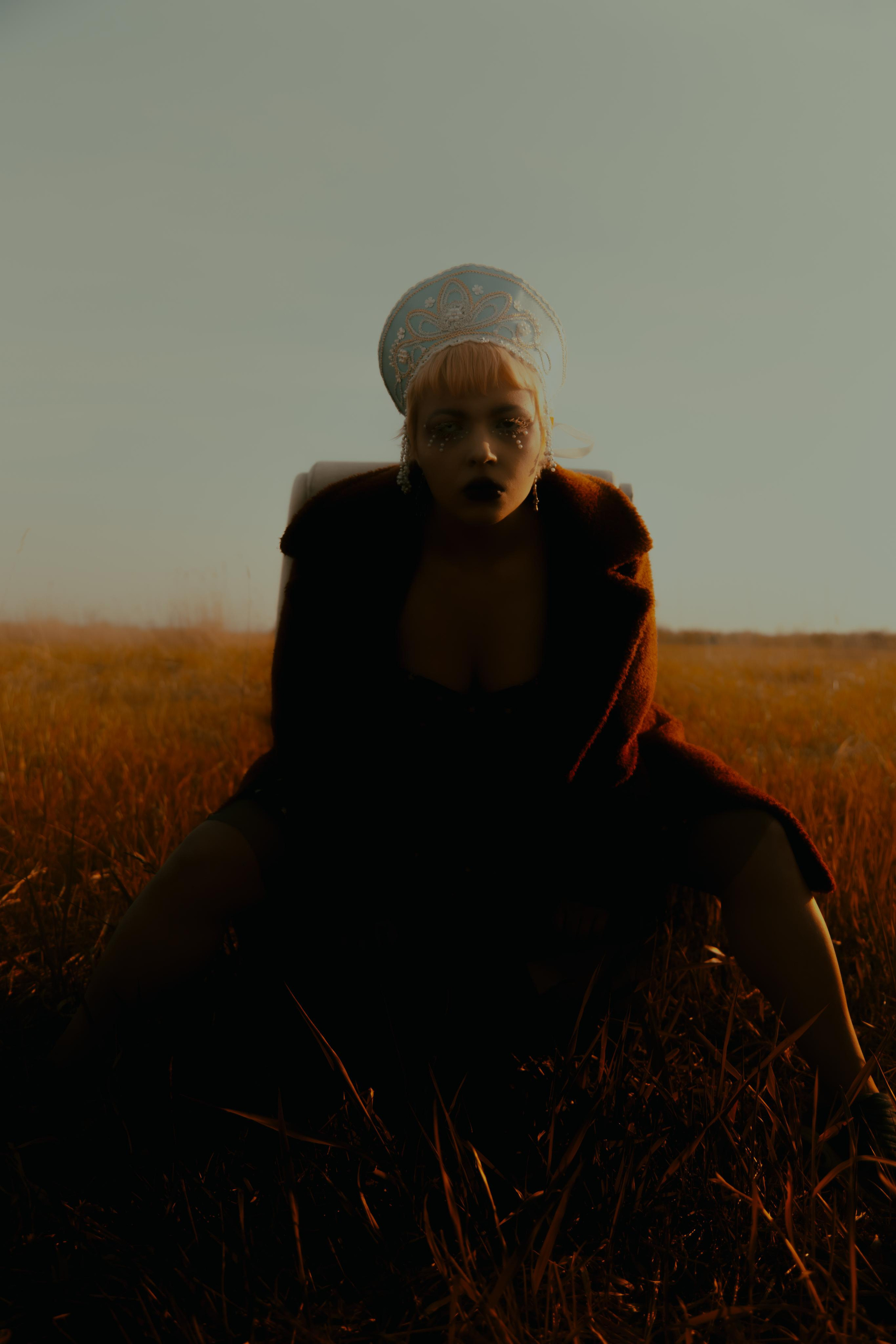 Кокошник в болоте. Креатор Ольга Яш