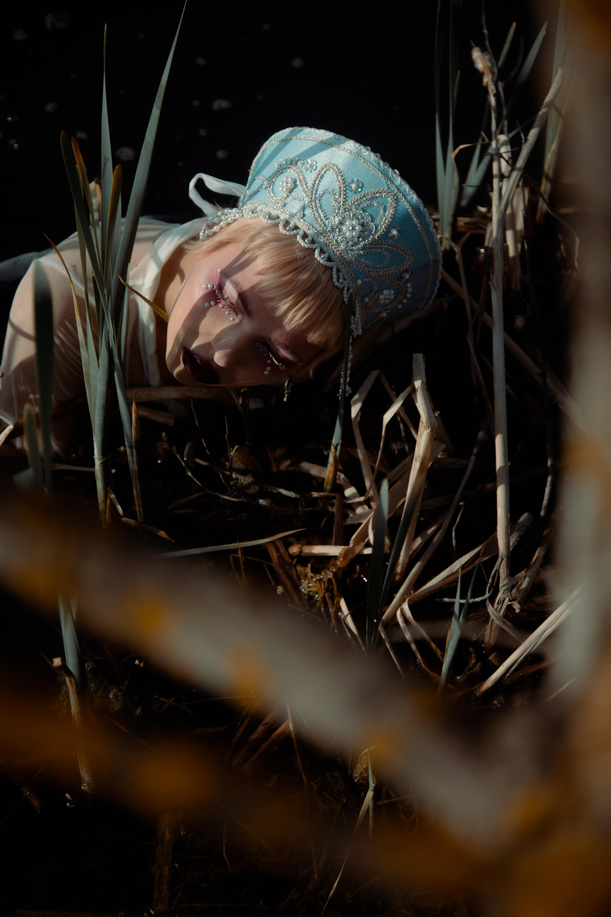 Кокошник в болоте. Креатор Ольга Яш