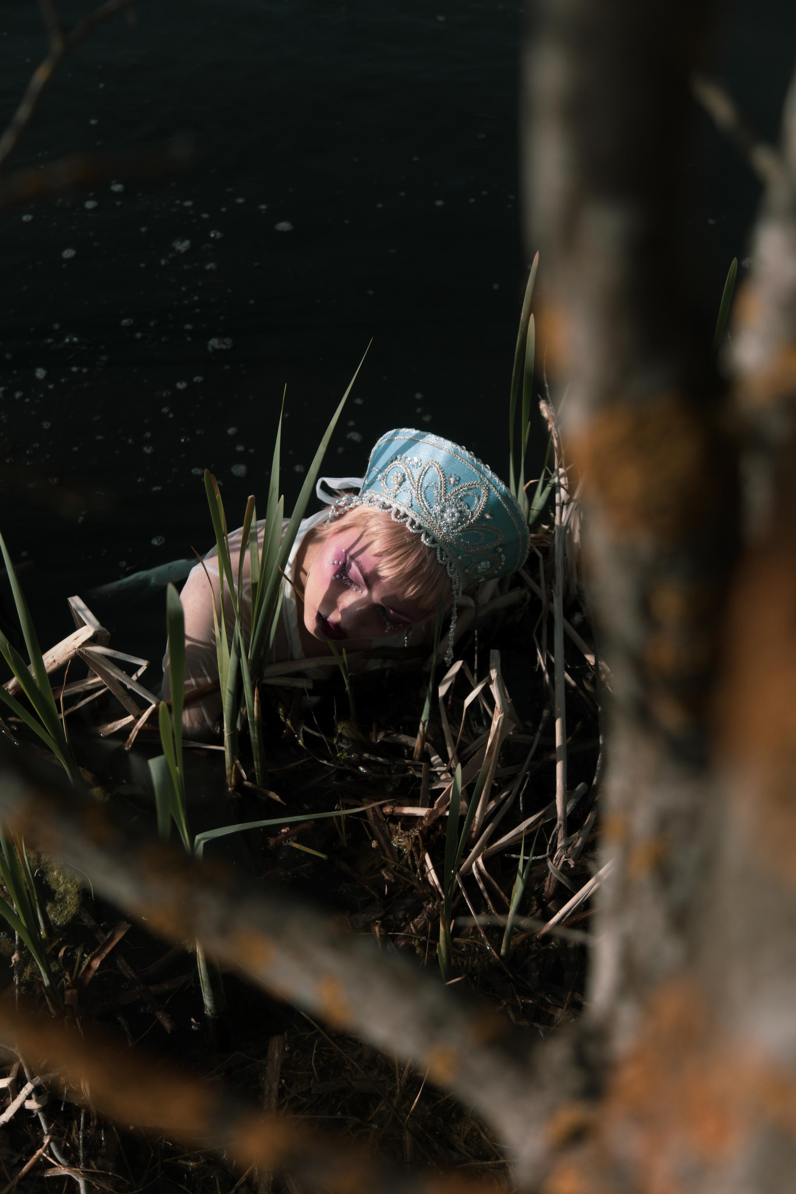 Кокошник в болоте. Креатор Ольга Яш