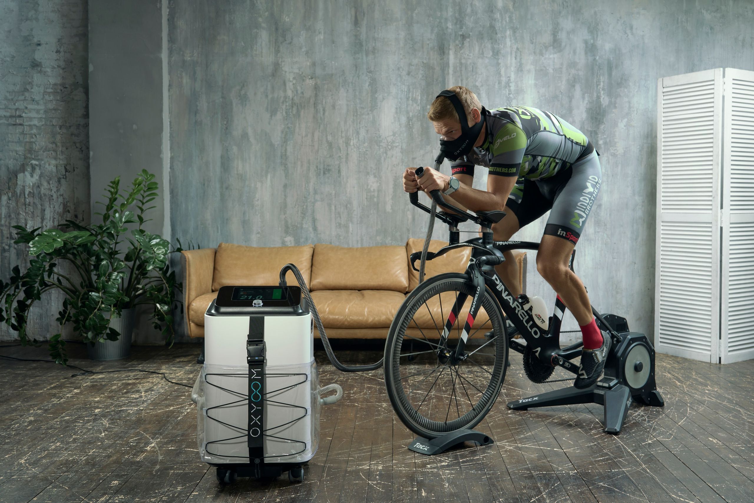 Oxyoom — симулятор высоты. Creative photographer Denis Klero