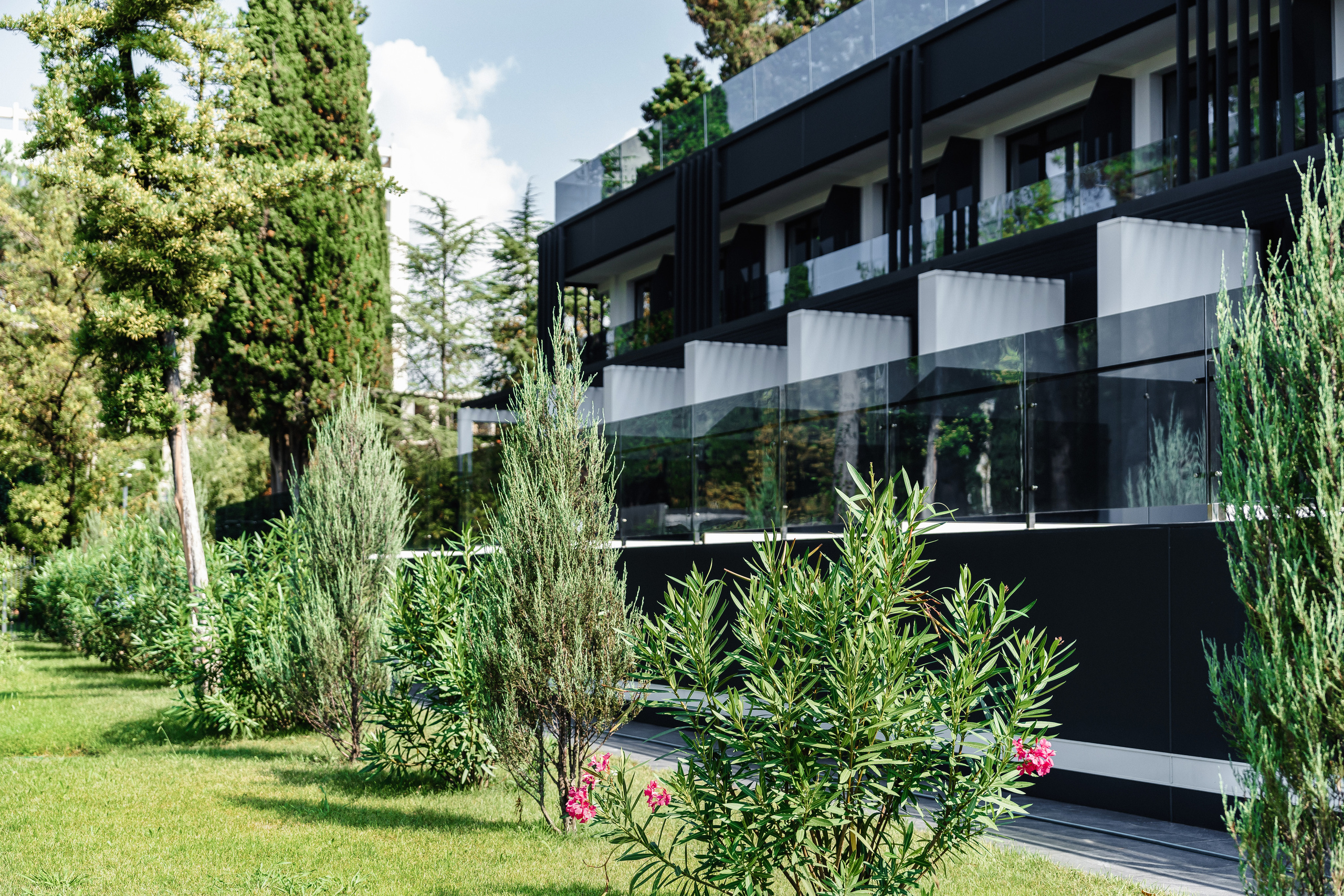 Фасадная фотосъёмка отелей Сочи. Отельный интерьерный фотограф Сочи