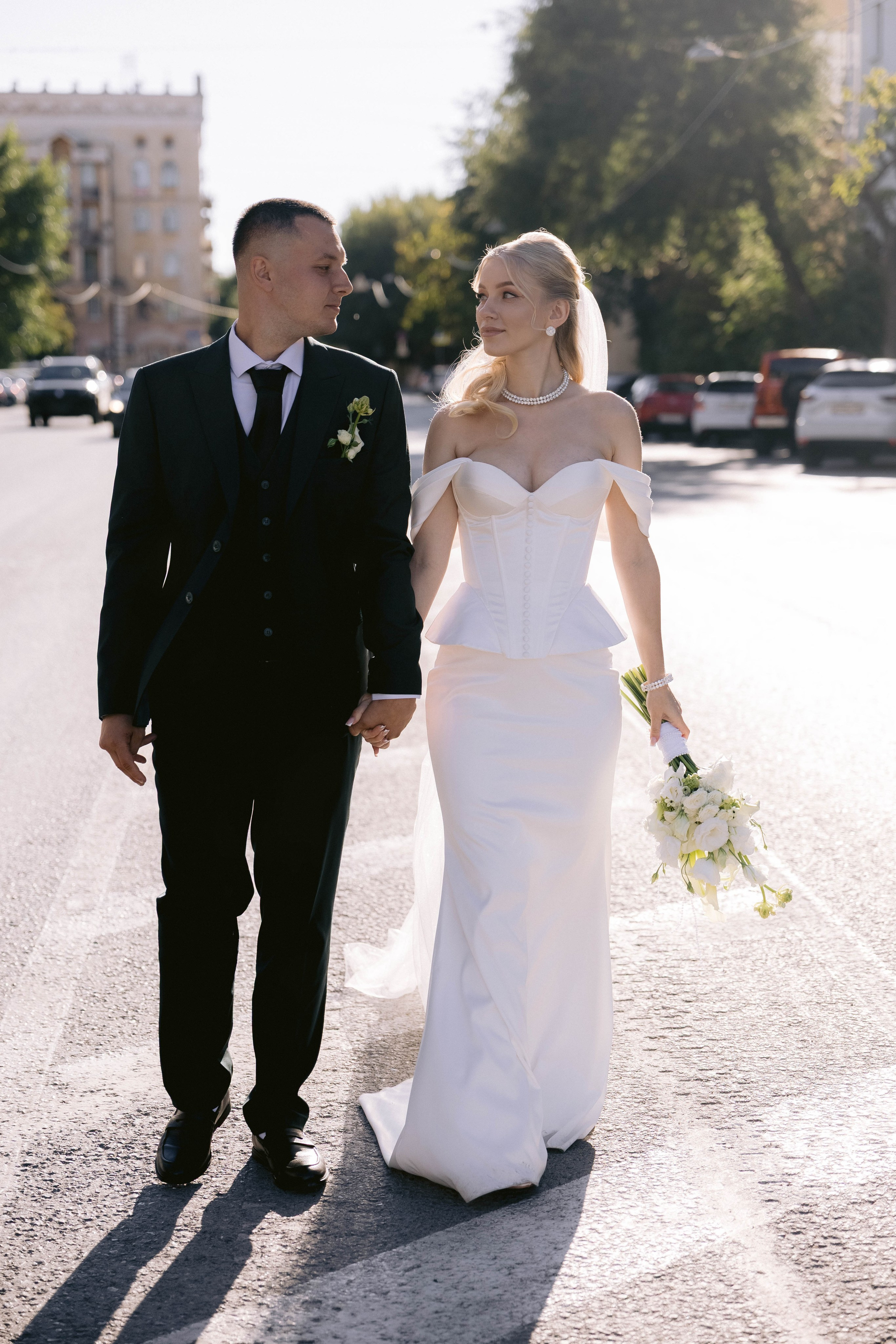 Ангелина, Ефим (прогулка после ЗАГСа). Фотограф в Волгограде Кристина Прохоренко