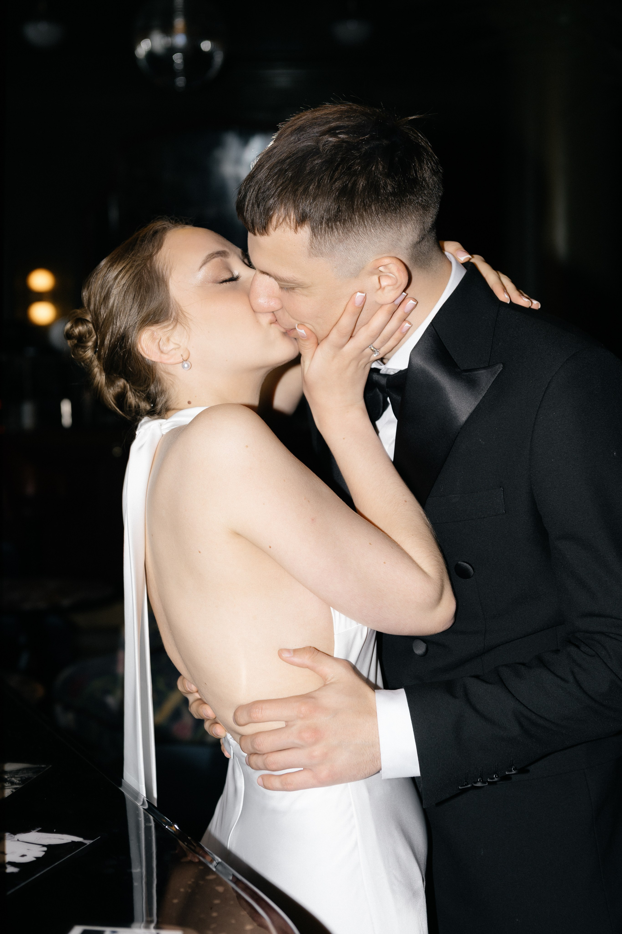 Wedding day in Martinique Bar. Wedding PHOTOGRAPHER Andrew Vnukov