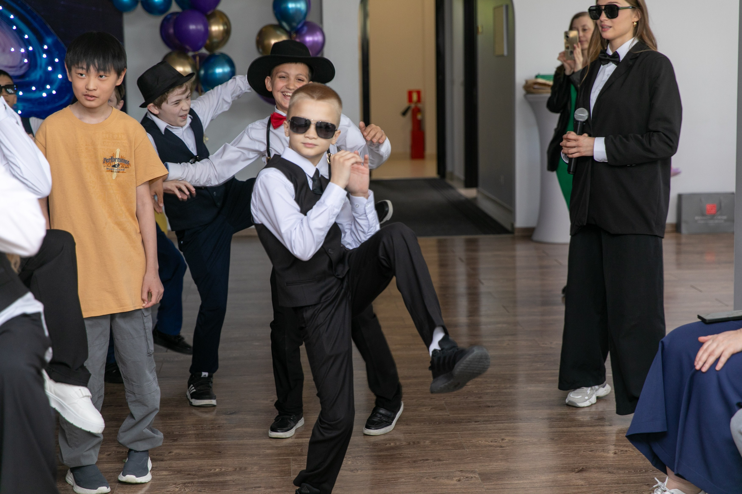 Выпускной 4 класс Гимназия 3 2025. Школьный и детский фотограф в Южно-Сахалинске Анастасия Лескова