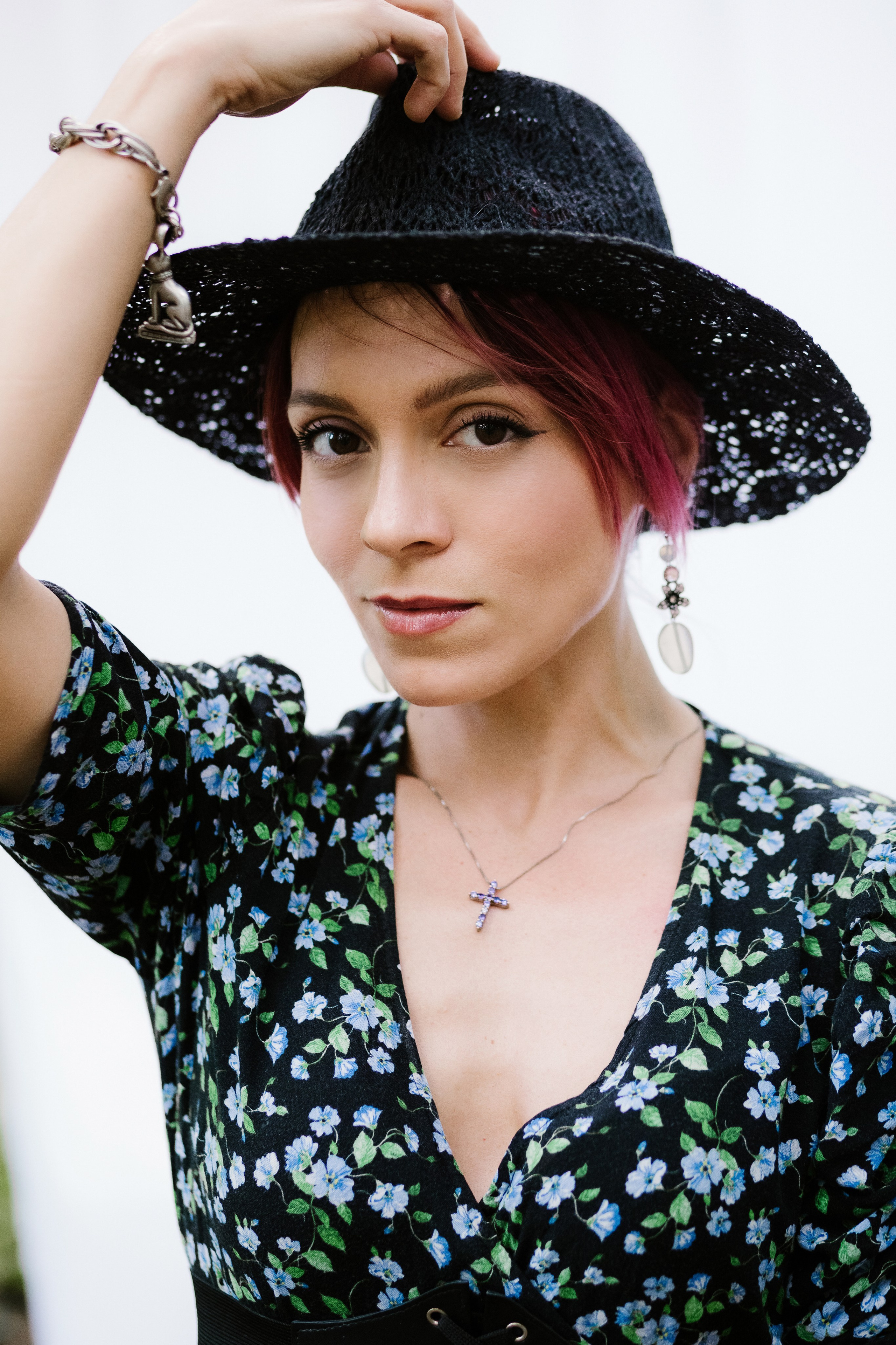 Ощущение леса в городе! Портреты на Белом Фоне в Дубках Таганрога. Свадебный и семейный фотограф в Таганроге Бакарюк Антон