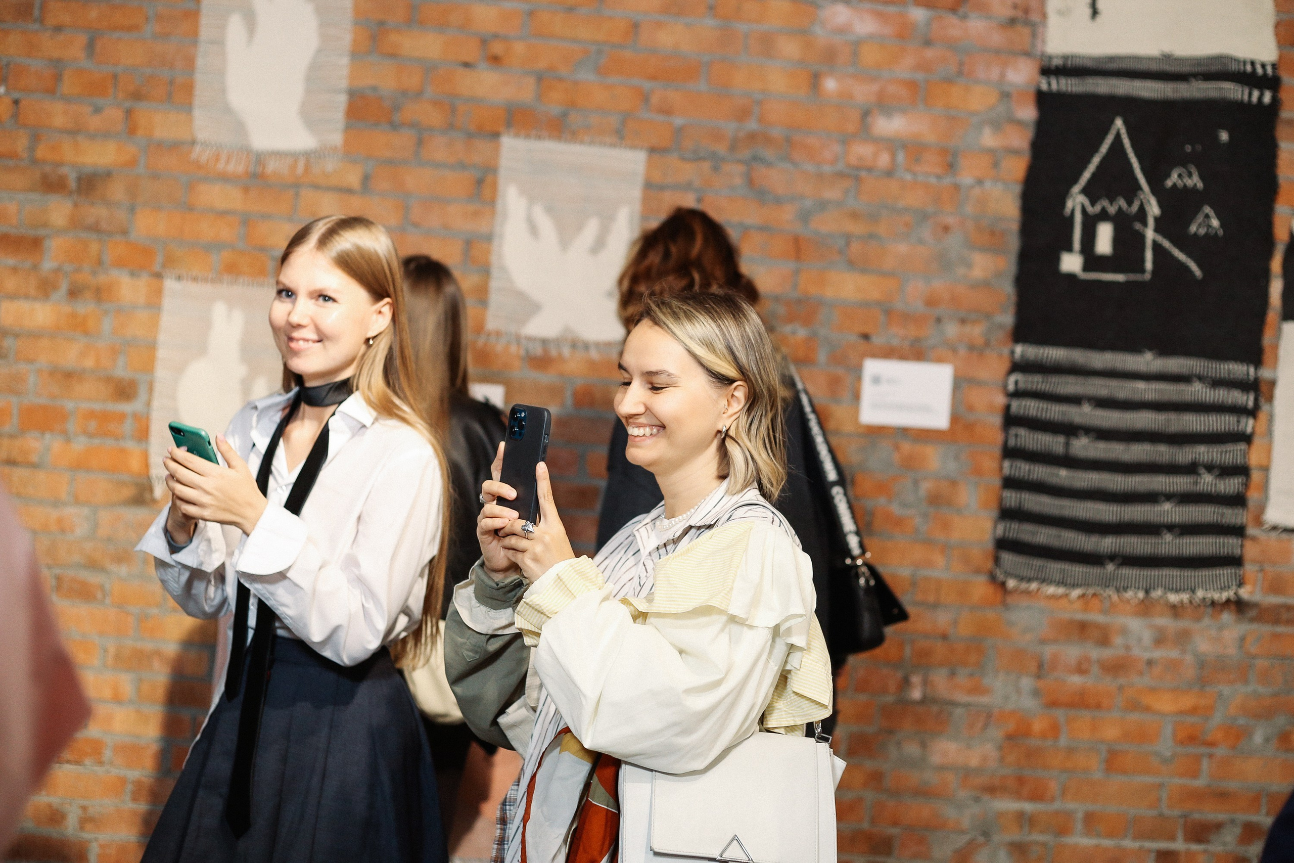 Открытие выставки в галерее. Портретный и репортажный фотограф. Мыльников Илья