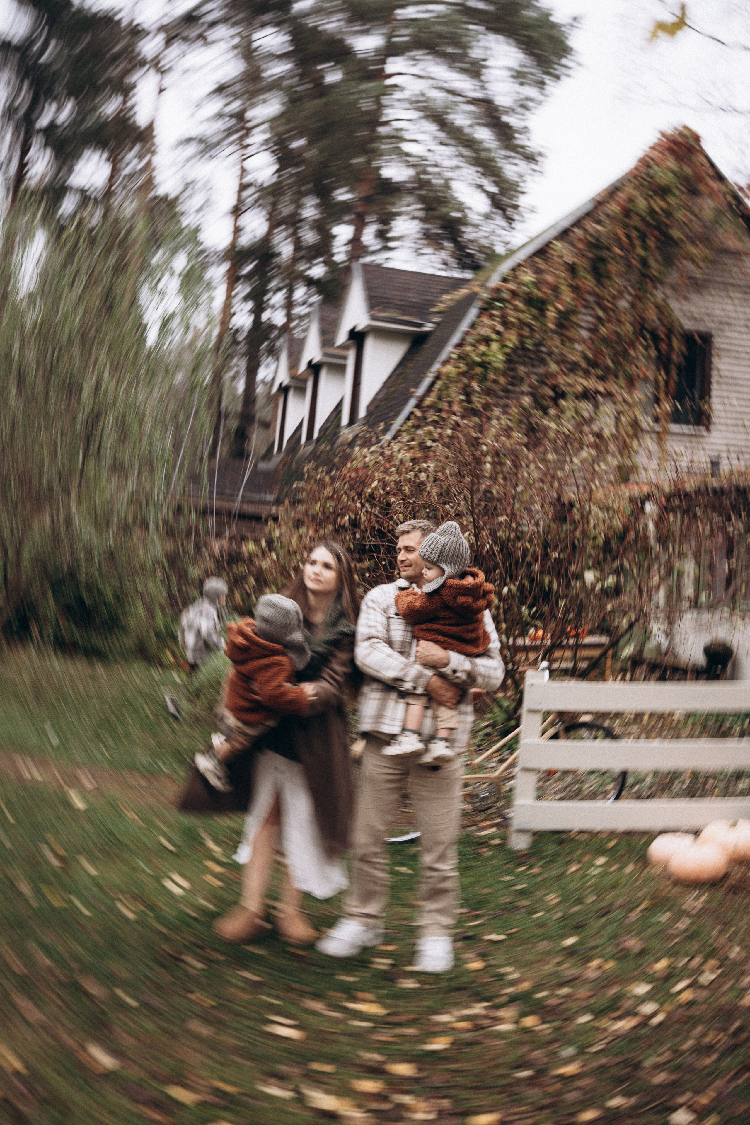 Яна и Ильсур, загородная Фотостудия. Фотограф Новорожденных в Москве. Семейные истории в стиле LIFE