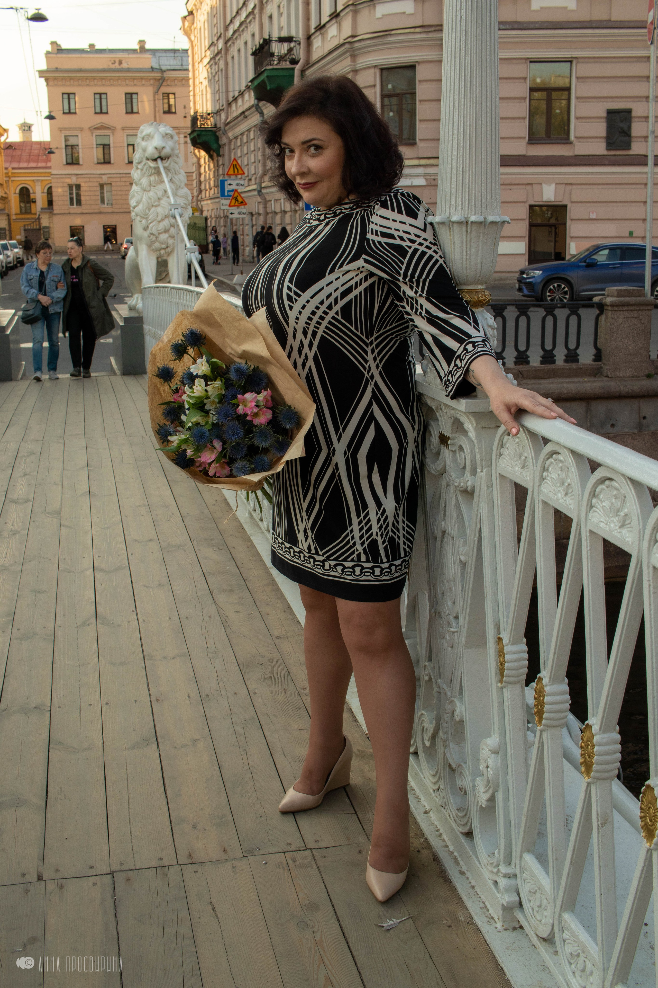 Контент-съемка с цветами, канал Грибоедова. Ваш фотограф в Санкт-Петербурге Анна Просвирина