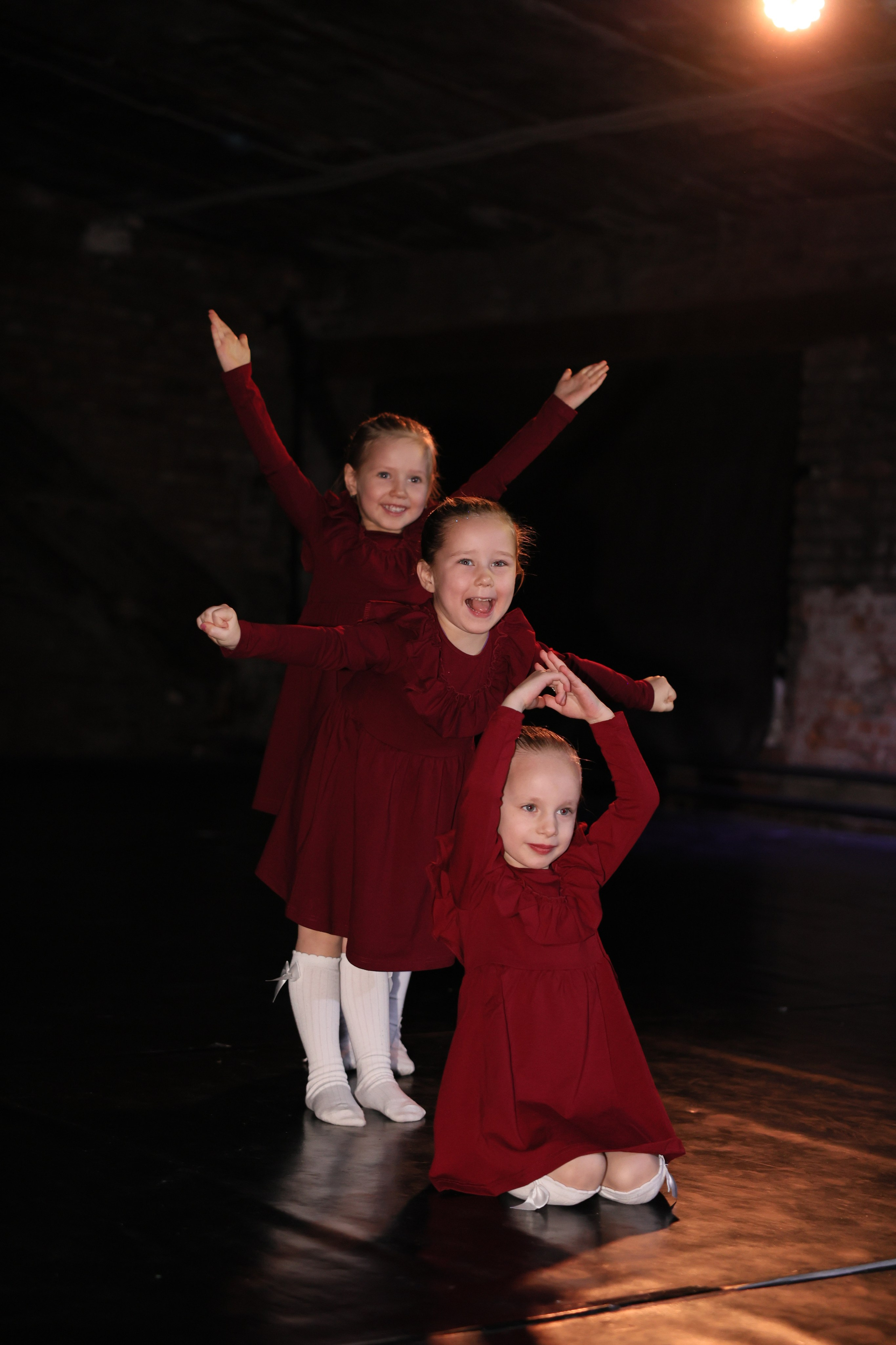 Новогодние танцы. Главная