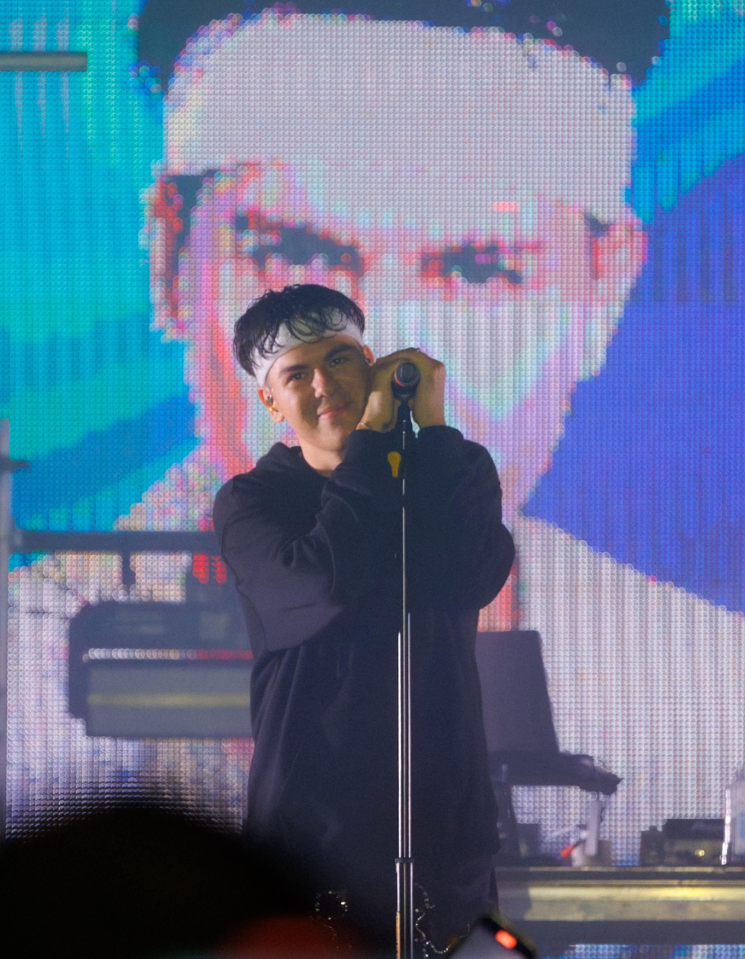 Фотоотчёт и репортаж с концерта группы GAYAZOV$ BROTHER$. Красильников Евгений — профессиональный фотограф в Ростове-на-Дону