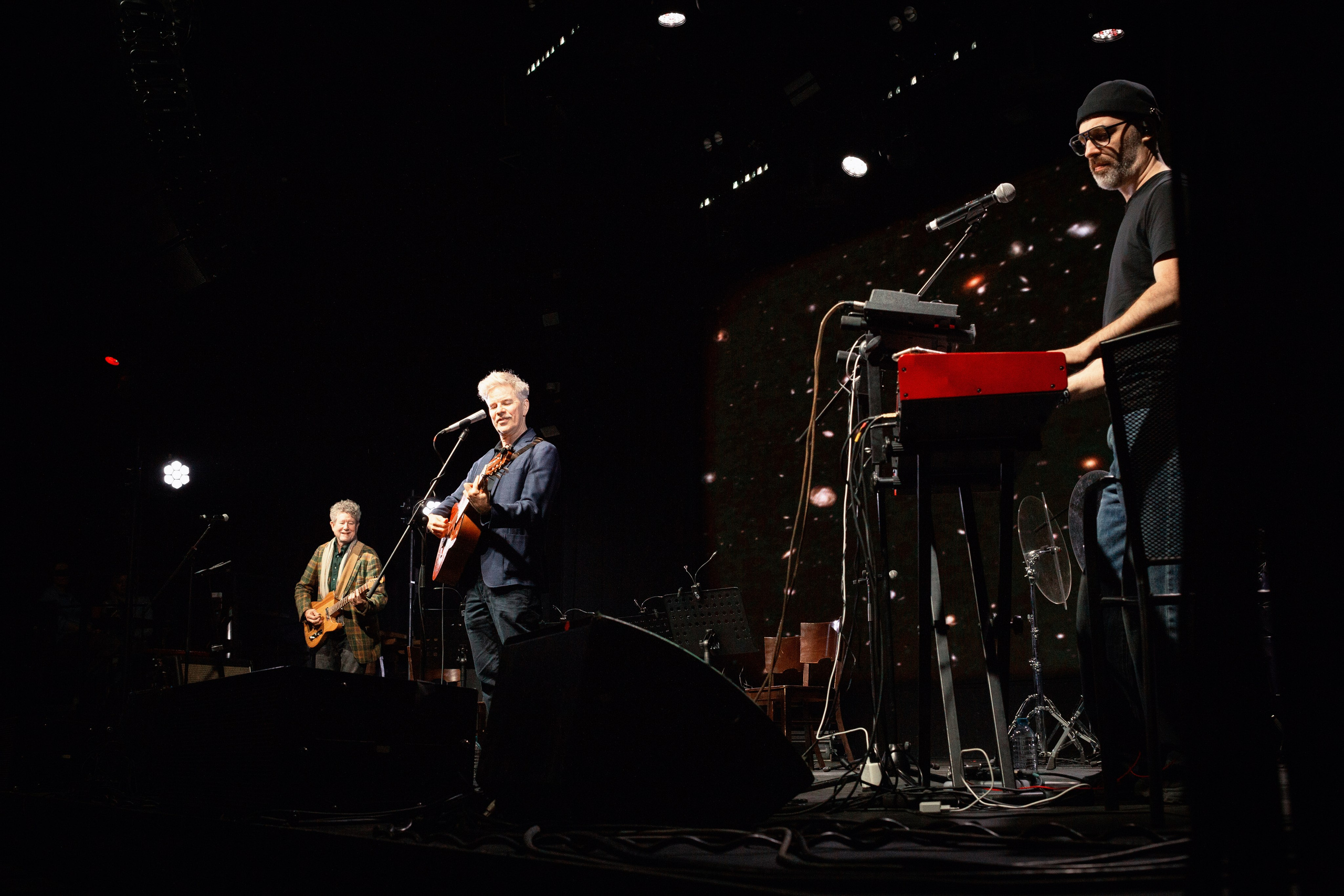 концертный фотограф в Санкт-Петербурге, фоторепортаж с концерта группы Brazzaville в клубе Аврора (Aurora Concert Hall) март 2026