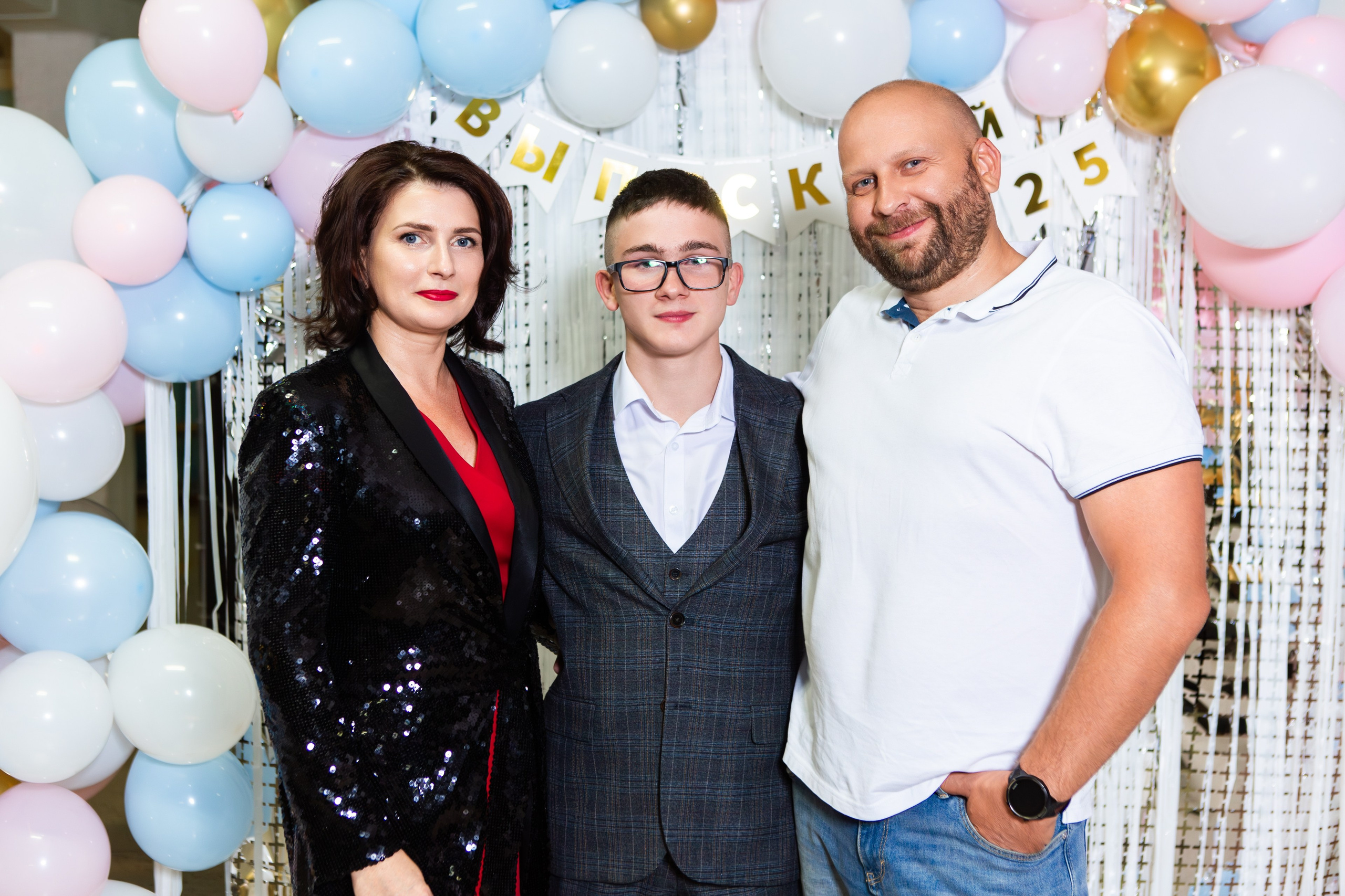 ФОТОСЕССИЯ С РОДИТЕЛЯМИ ВЫПУСКНОЙ 2025 9 ШКОЛА Г.МЦЕНСК. Профессиональный фотограф в Мценске и Орловской области