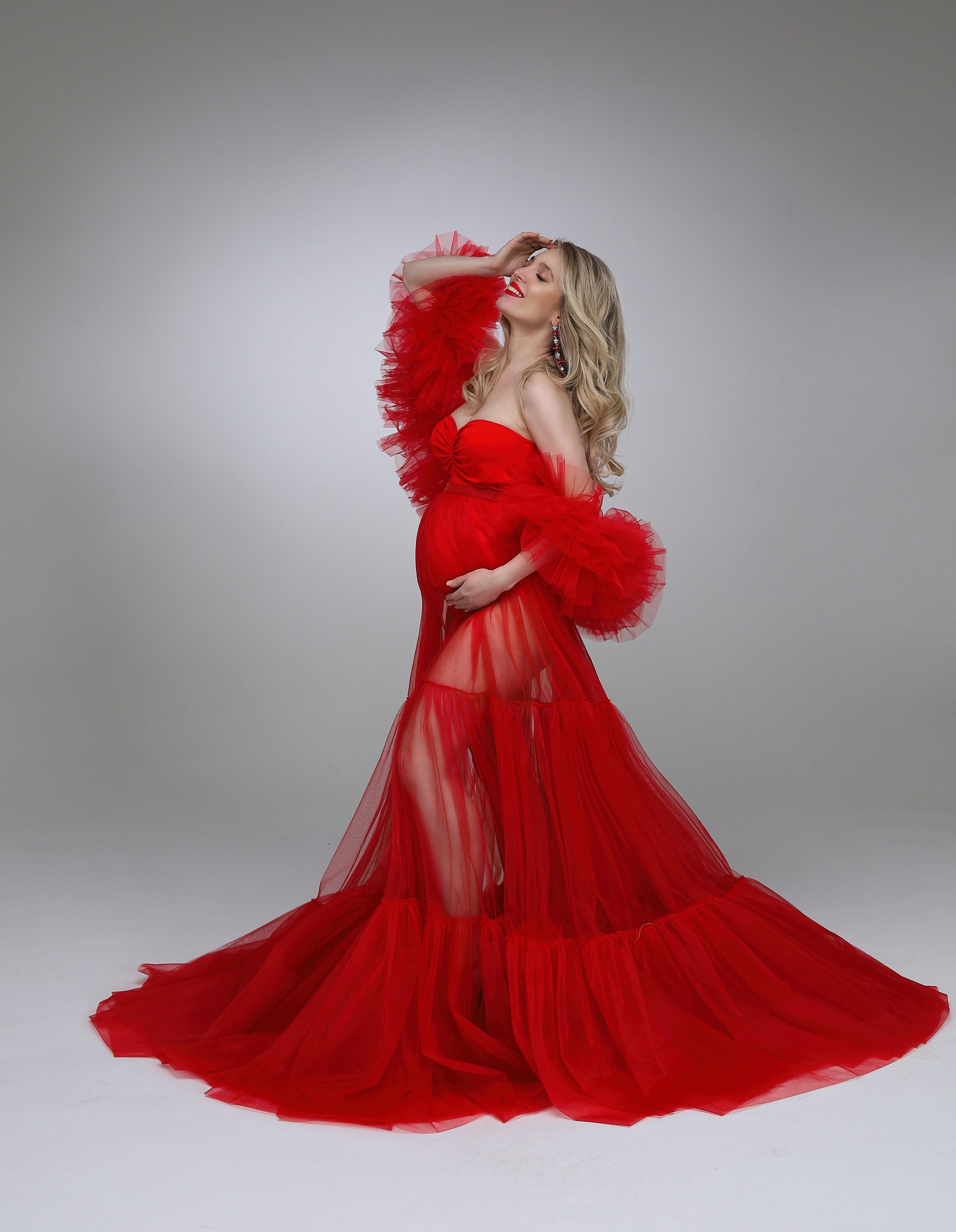 Профессиональная фотосессия беременности в студии и на природе. Фотограф Мария Дрогунова