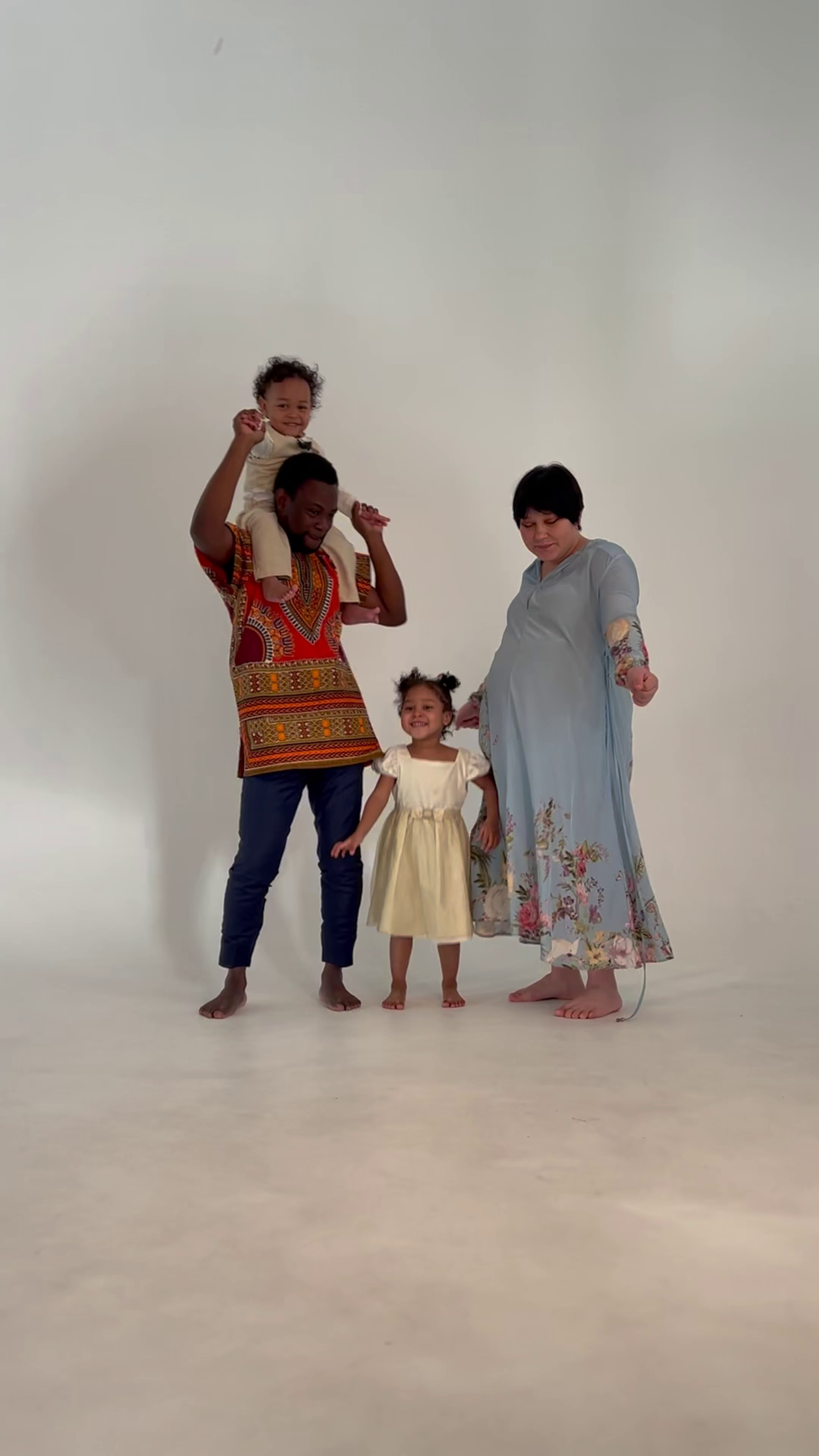 Мануэль и Кристина с детками. Фотограф Елена Бухонина Челябинск