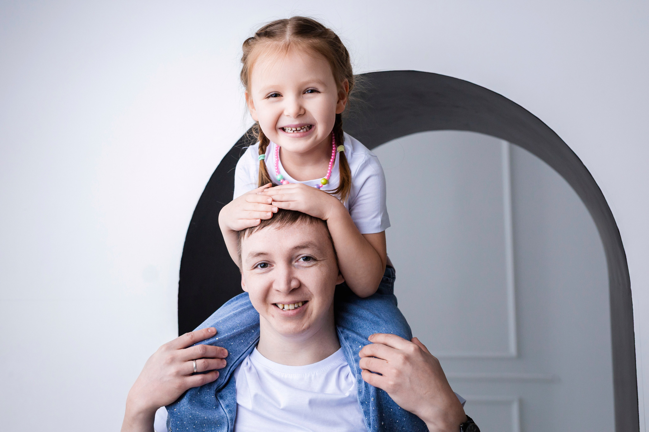 Фотосессия в студии для Дениса Ульяны и Киры. Фотограф Каримов Виктор