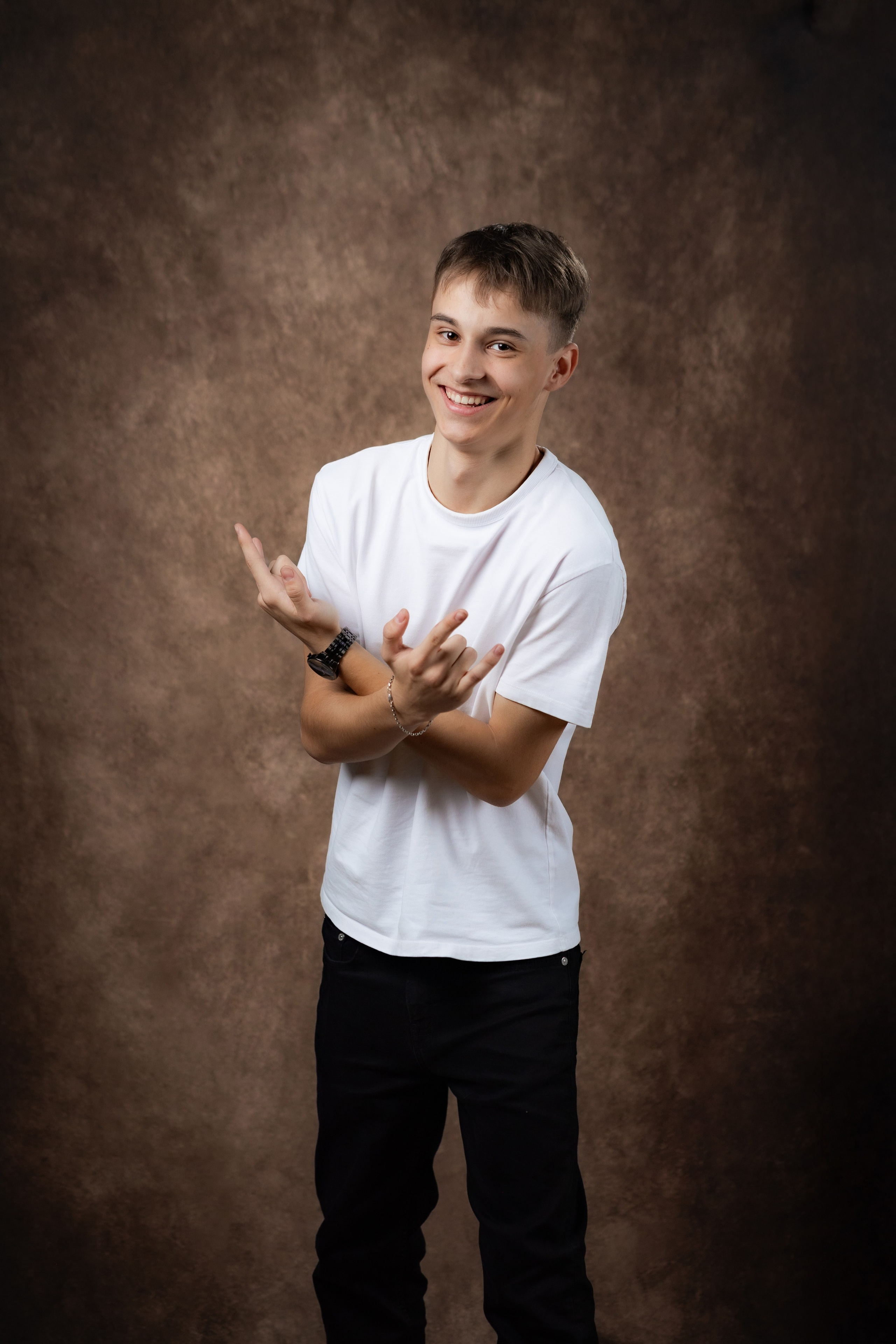 ФОН (коричневый). Фото, видео, авторские выпускные альбомы в Нижнем Новгороде