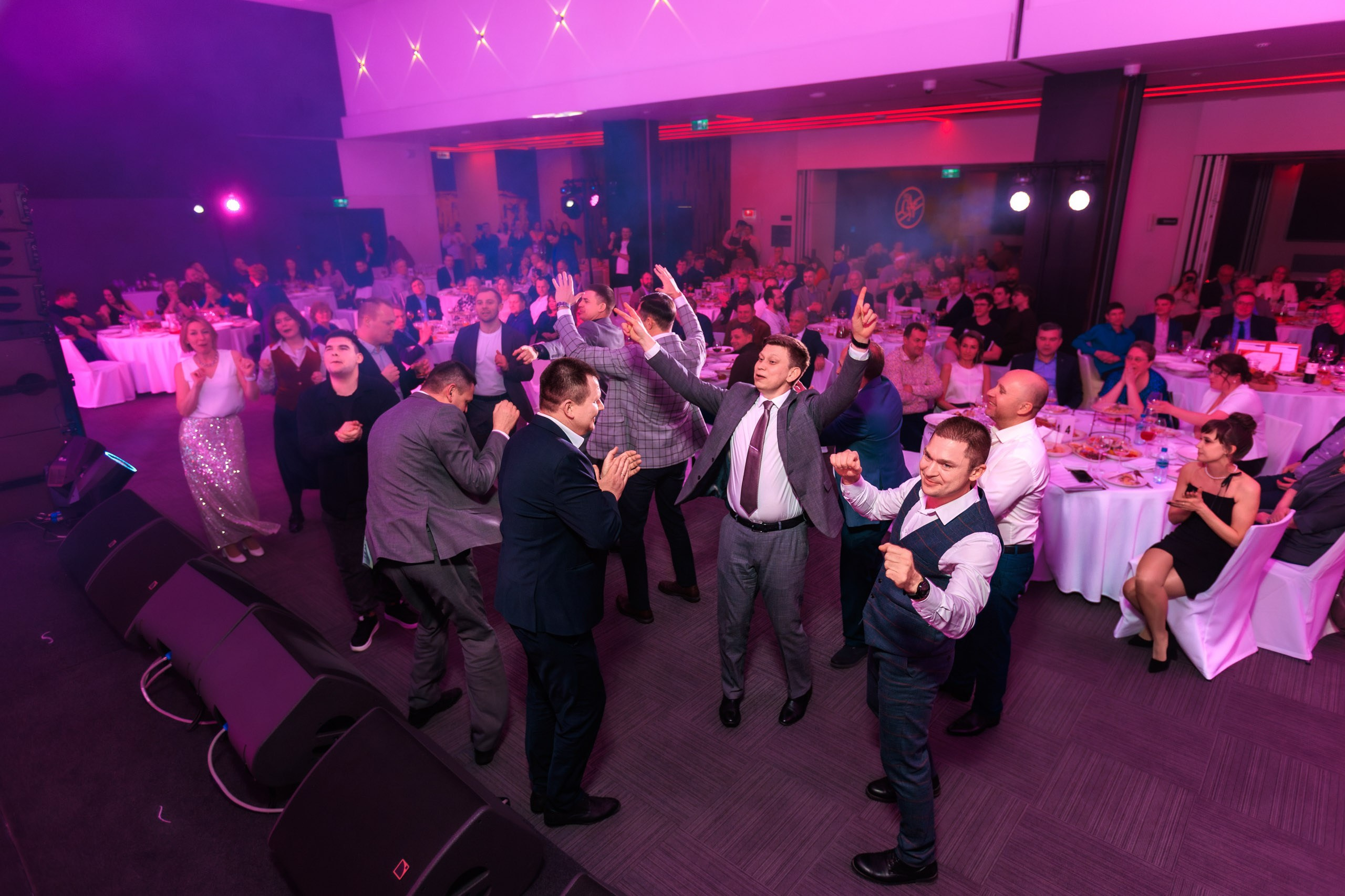 НПО «САУТ» | Новогодний корпоратив. Репортажный фотограф Екатеринбург | Яркий, качественный репортаж | Концерты, клубы, репортаж, праздники, корпоративы