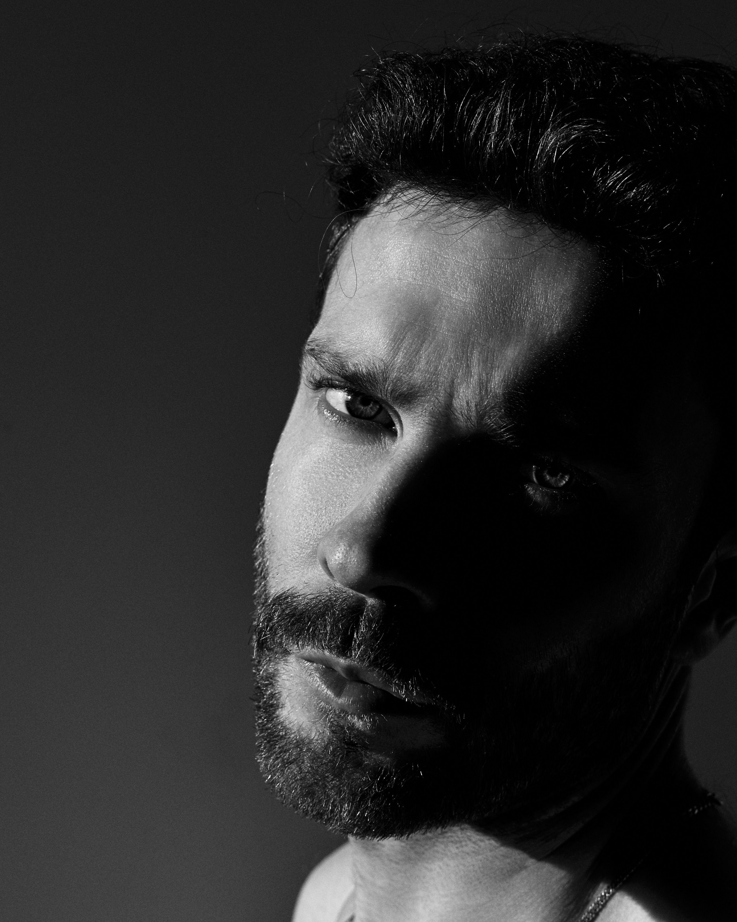 Michael. Фэшн-фотография и портреты в Владивостоке. Превращаю съёмку в повествование — создаю образы с сюжетом, которые остаются в памяти