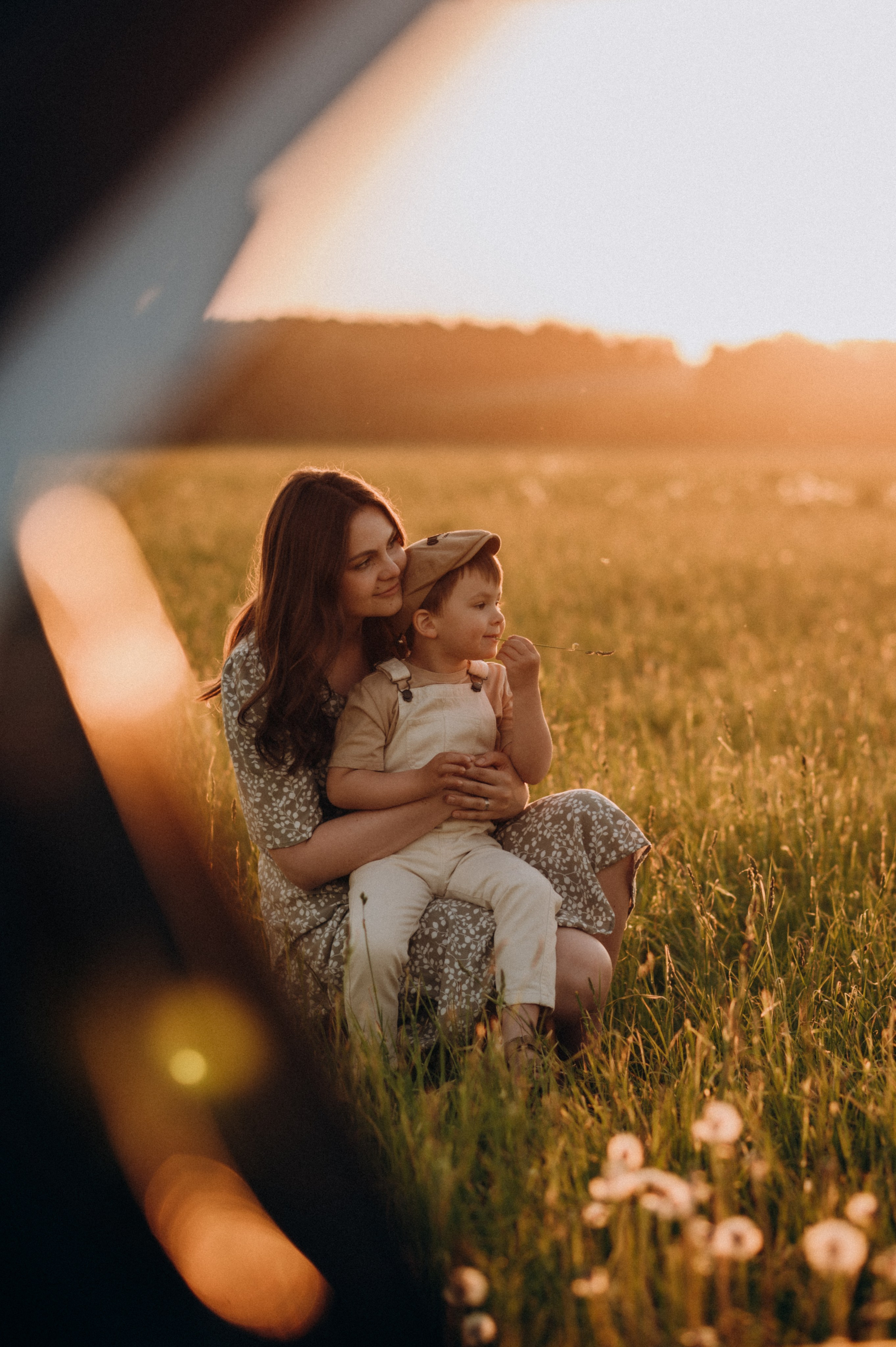 С машиной. Семейный фотограф Нагорнова Виктория