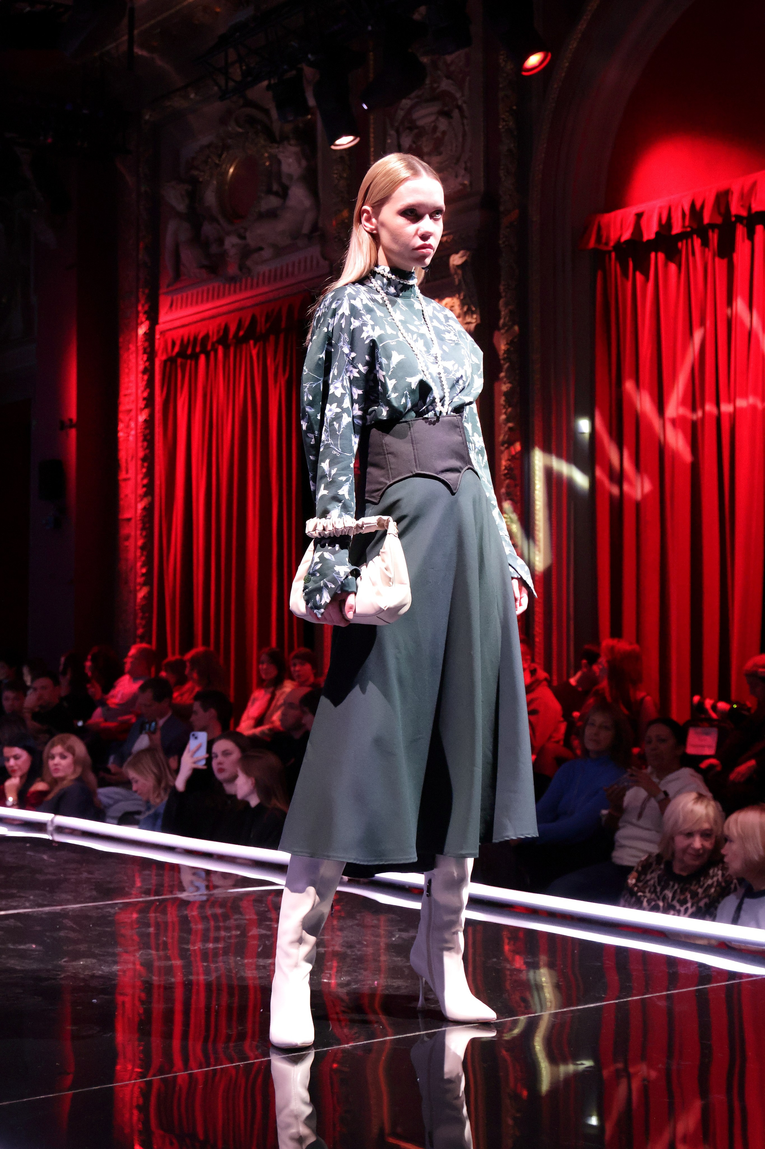 Показ Бренда Defilblanc на Международном Конкурсе Молодых Модельеров (МКММ)