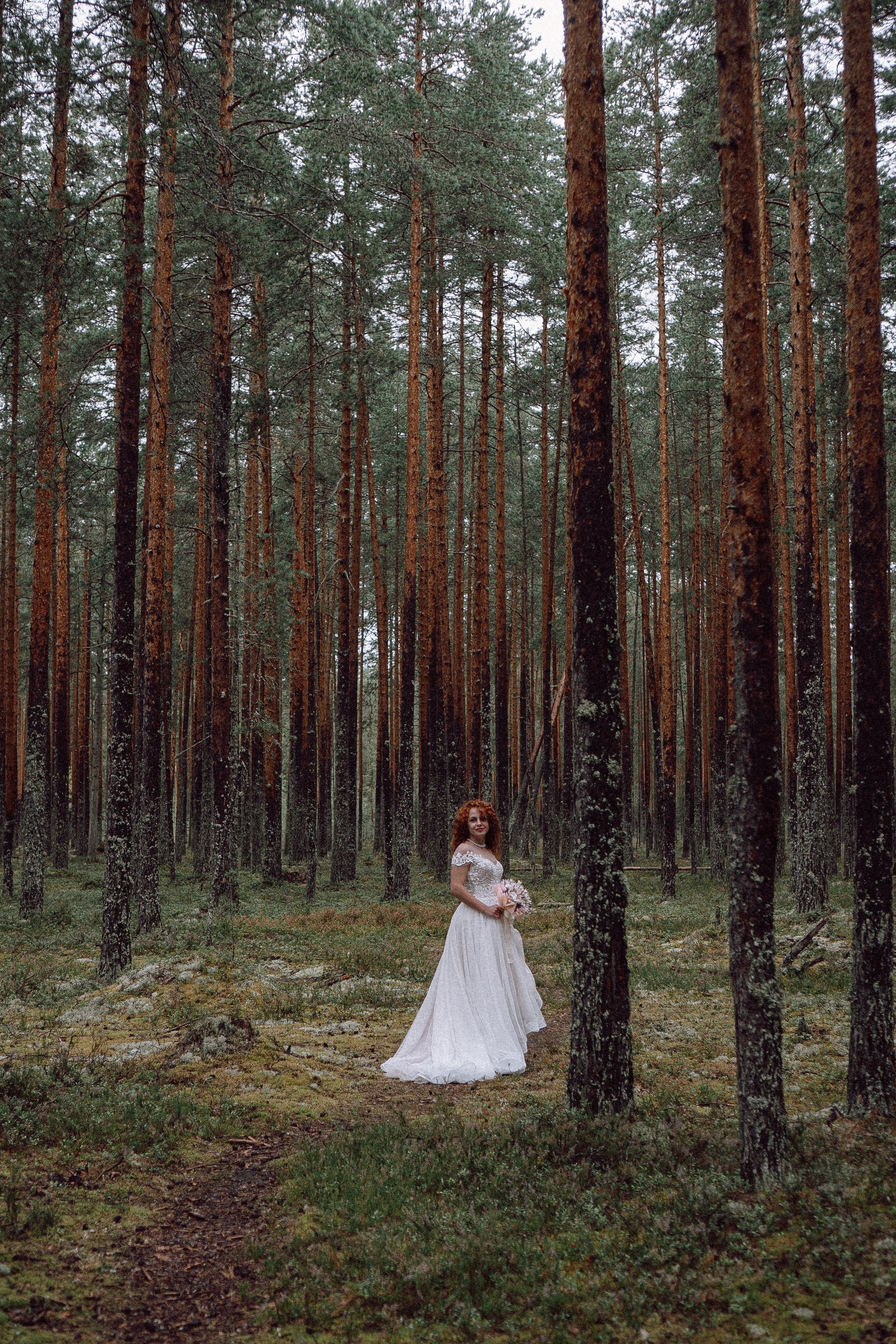 СВАДЕБНАЯ ФОТОСЕССИИЯ ПАРЫ В ГОРОДЕ ПРИОЗЕРСК В СОСНОВОМ ЛЕСУ И С ПИКАПОМ. Профессиональный фотограф, Санкт-Петербург — Виктория Богомолова