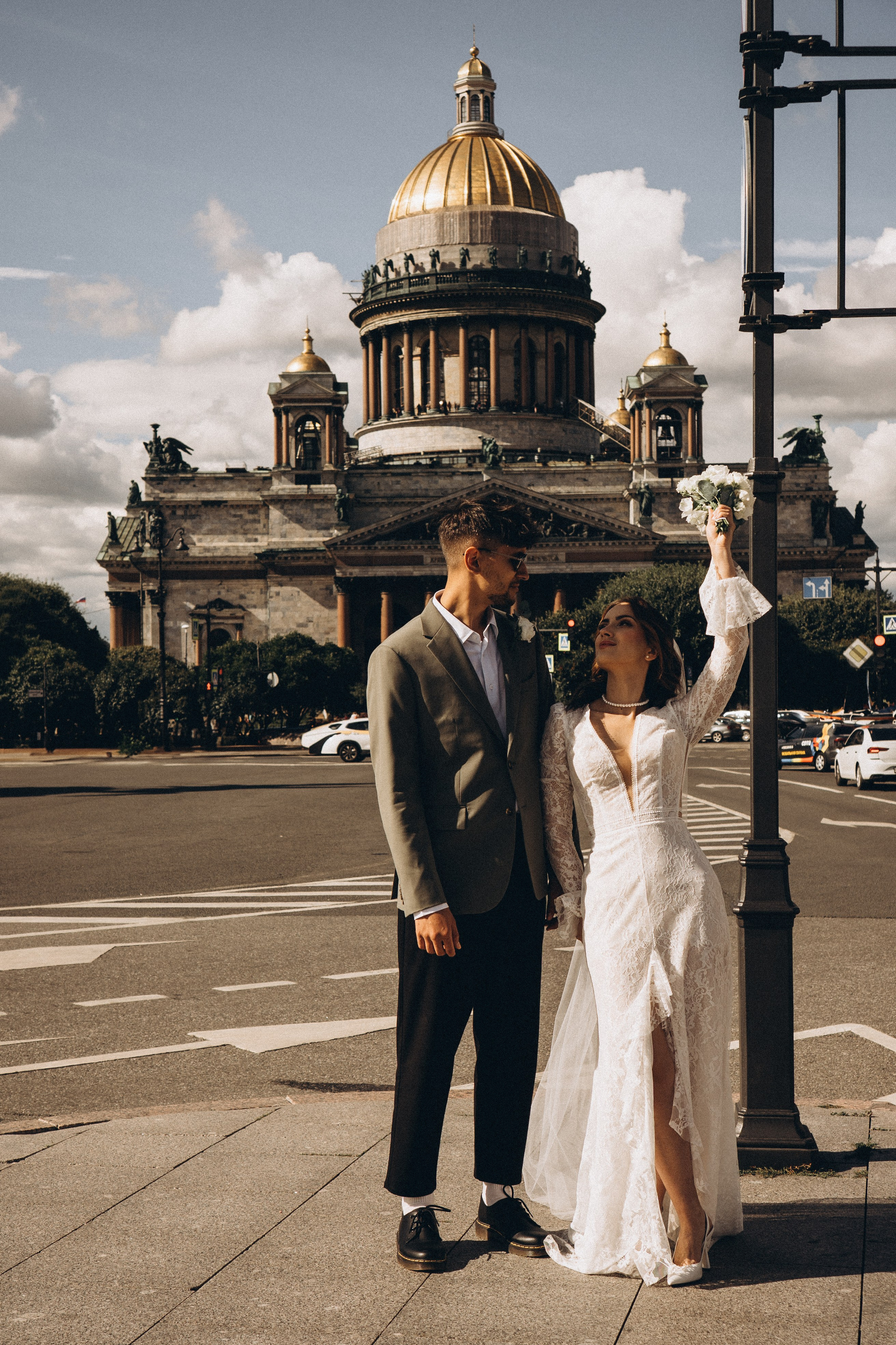 СВАДЕБНАЯ ПРОГУЛКА ВОЗЕ ИСАИКЕВСКОГО СОБОРА АСТОРИИ И ЗАКОНОДАЛЕТНОГО СОБРАНИЯ. Профессиональный фотограф, Санкт-Петербург — Виктория Богомолова