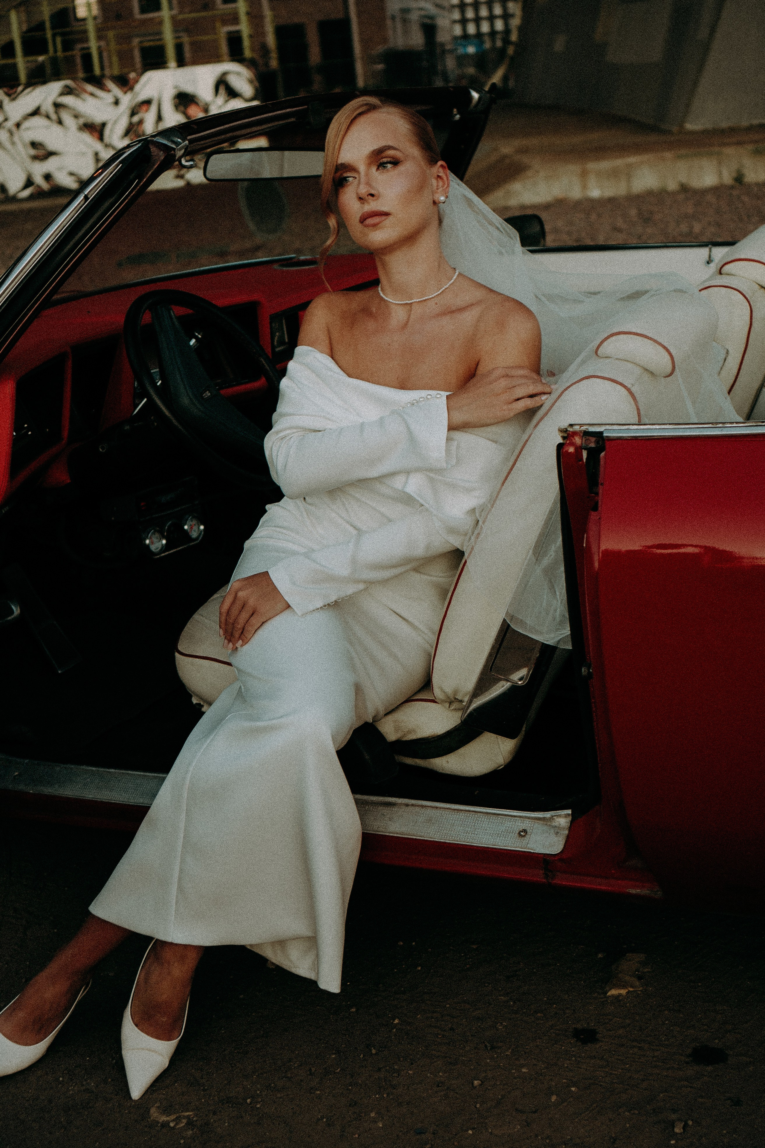 СВАДЕБНАЯ СЬЕМКА ВОЗЛЕ МСОТА БЕТАНКУРА НА КАБРИОЛЕТЕ. Профессиональный фотограф, Санкт-Петербург — Виктория Богомолова