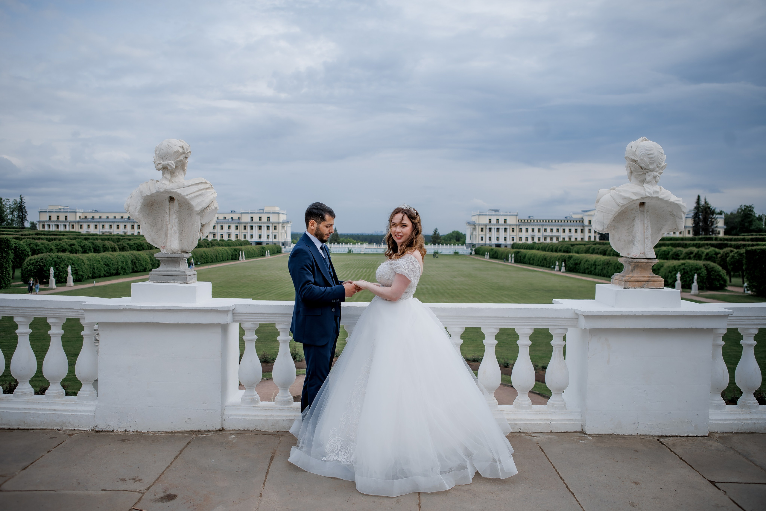 Свадебная фотосессия в Архангельском. Свадебный фотограф в Москве