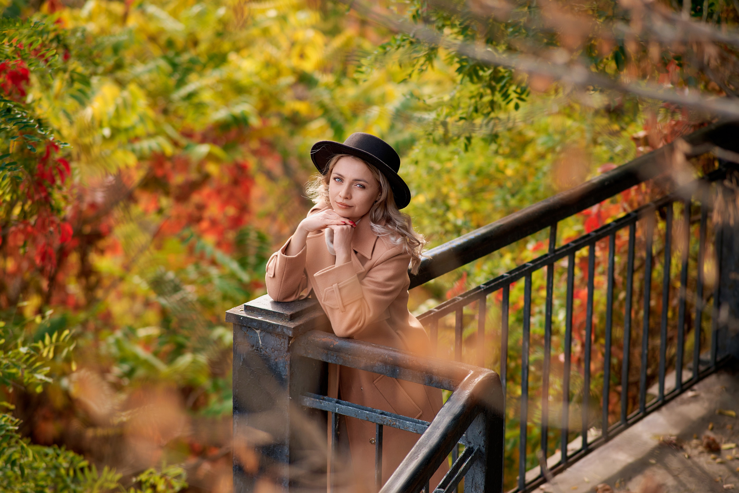 Осенняя прогулка мамы с сыном. Фотограф Таганрог Анна Трайжон