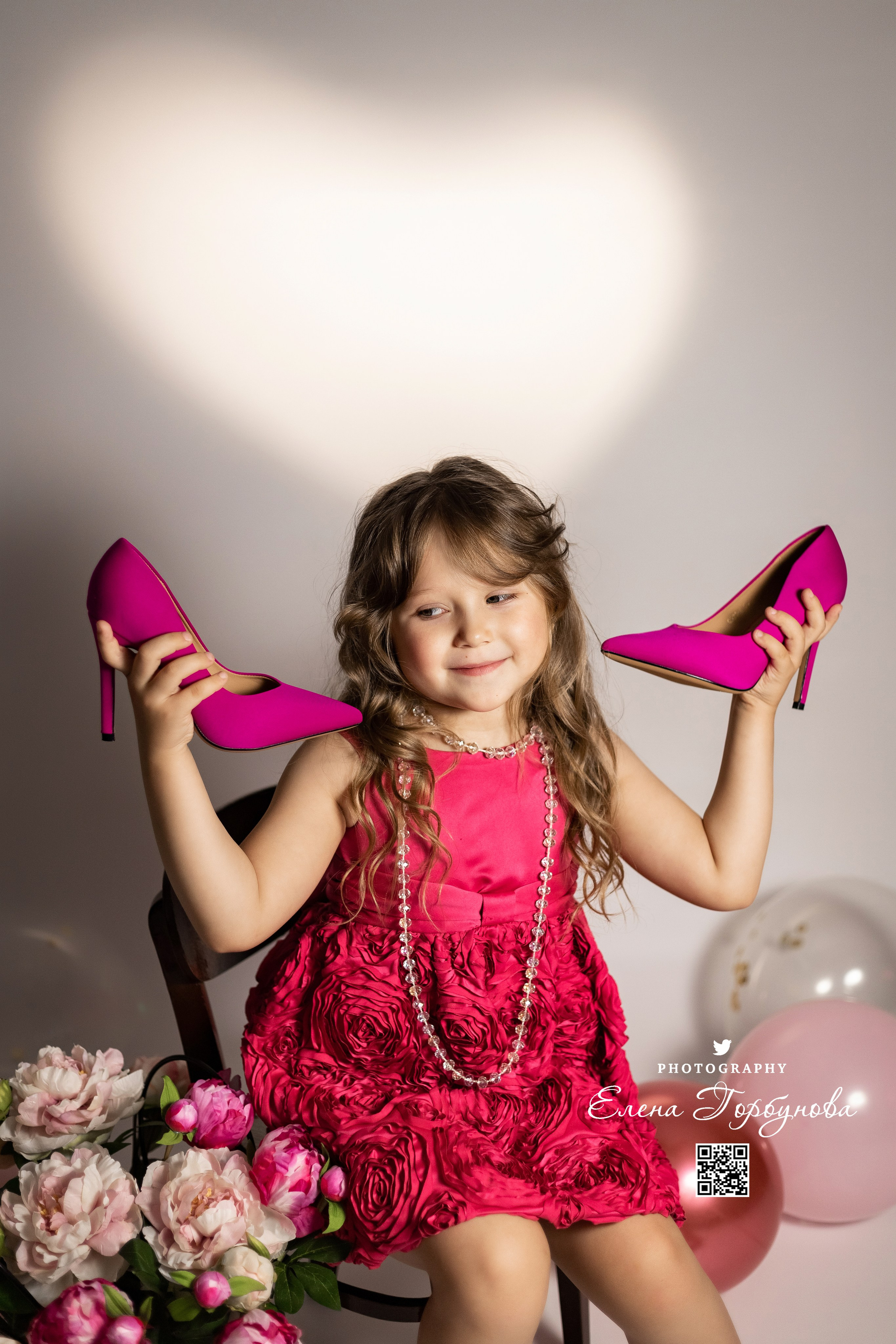 «Модница в розовом» В моей студии. Вероника и Александра. 2024. Фотограф Пермь. Свадьбы. Семья и дети, школа, д. сад. Фотокниги