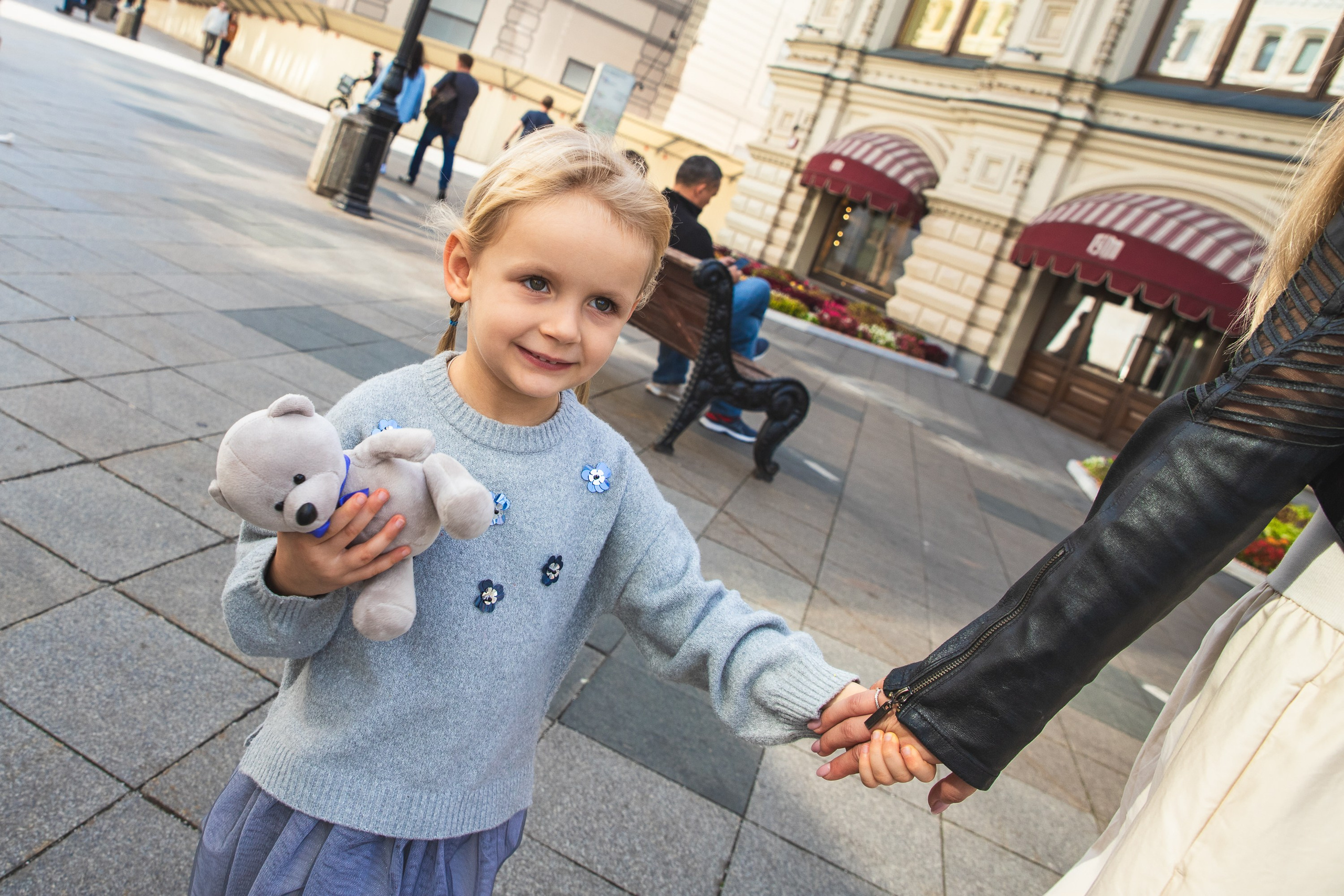 Семейная фотосессия в Москве. Прогулка по Красной площади, ГУМ и Зарядье