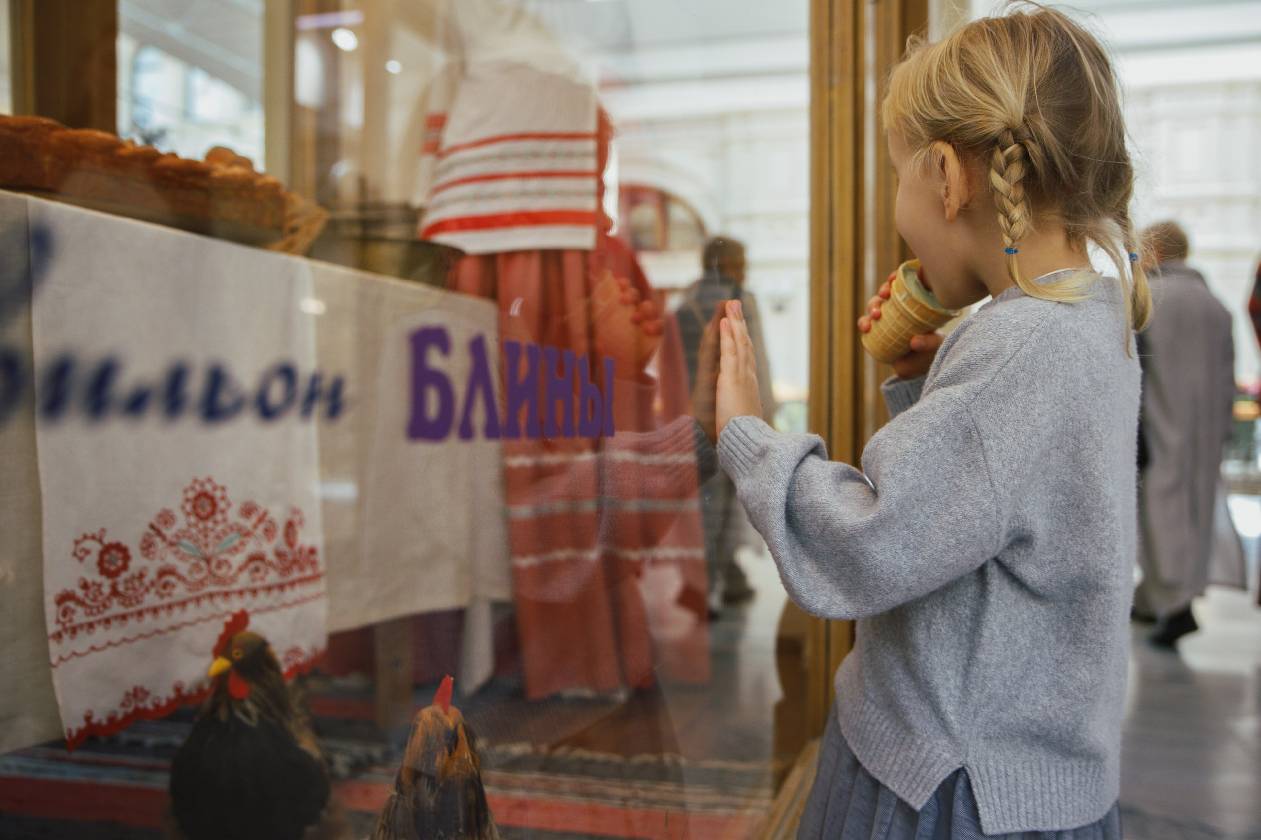 Семейная фотосессия в Москве. Прогулка по Красной площади, ГУМ и Зарядье