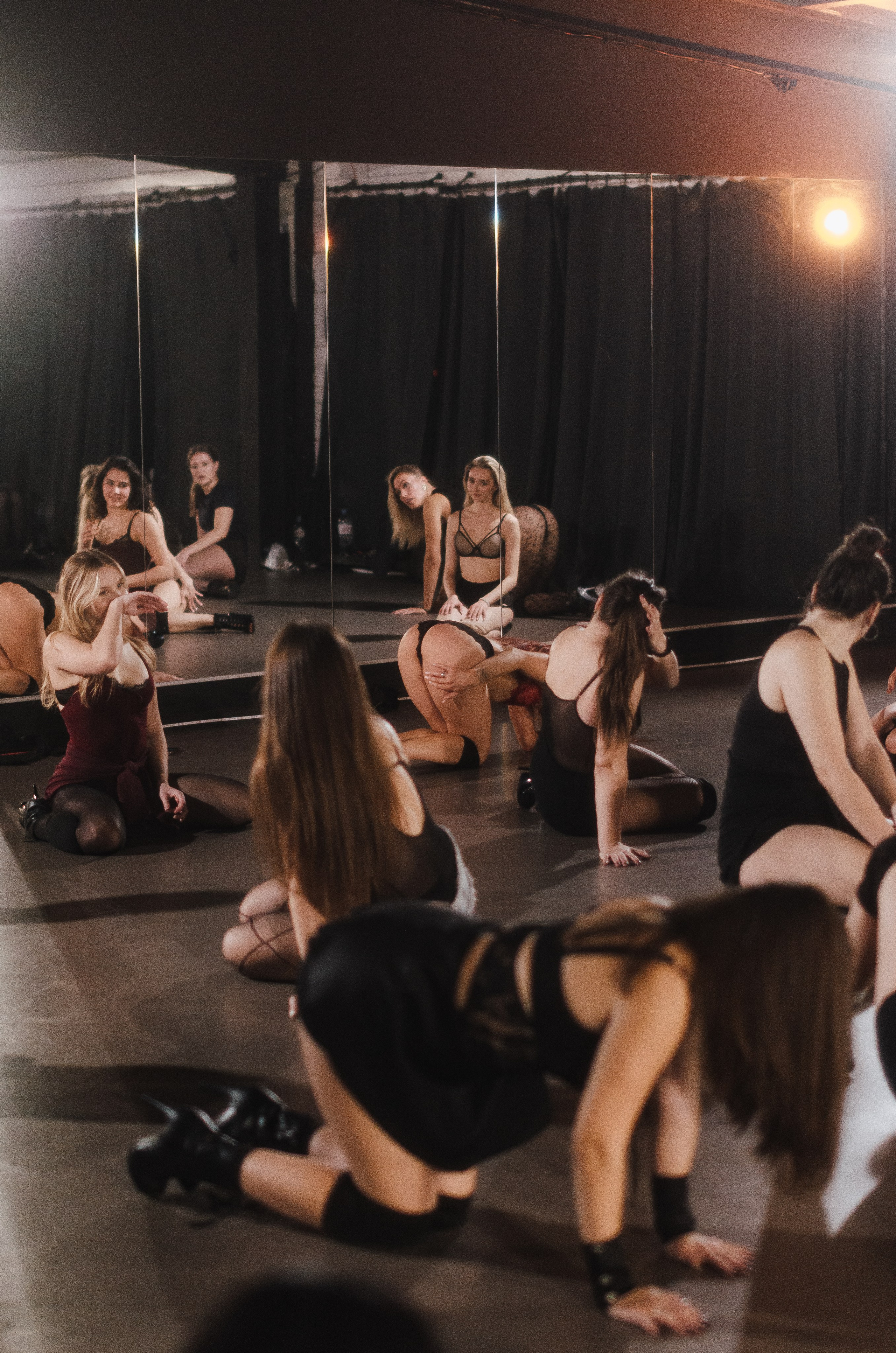 Мастер-классы по High Heels/Girly hip-hop от Оксаны ATTA. Денисова Аля — фотограф для парных съемок и индивидуальных историй в Барнауле