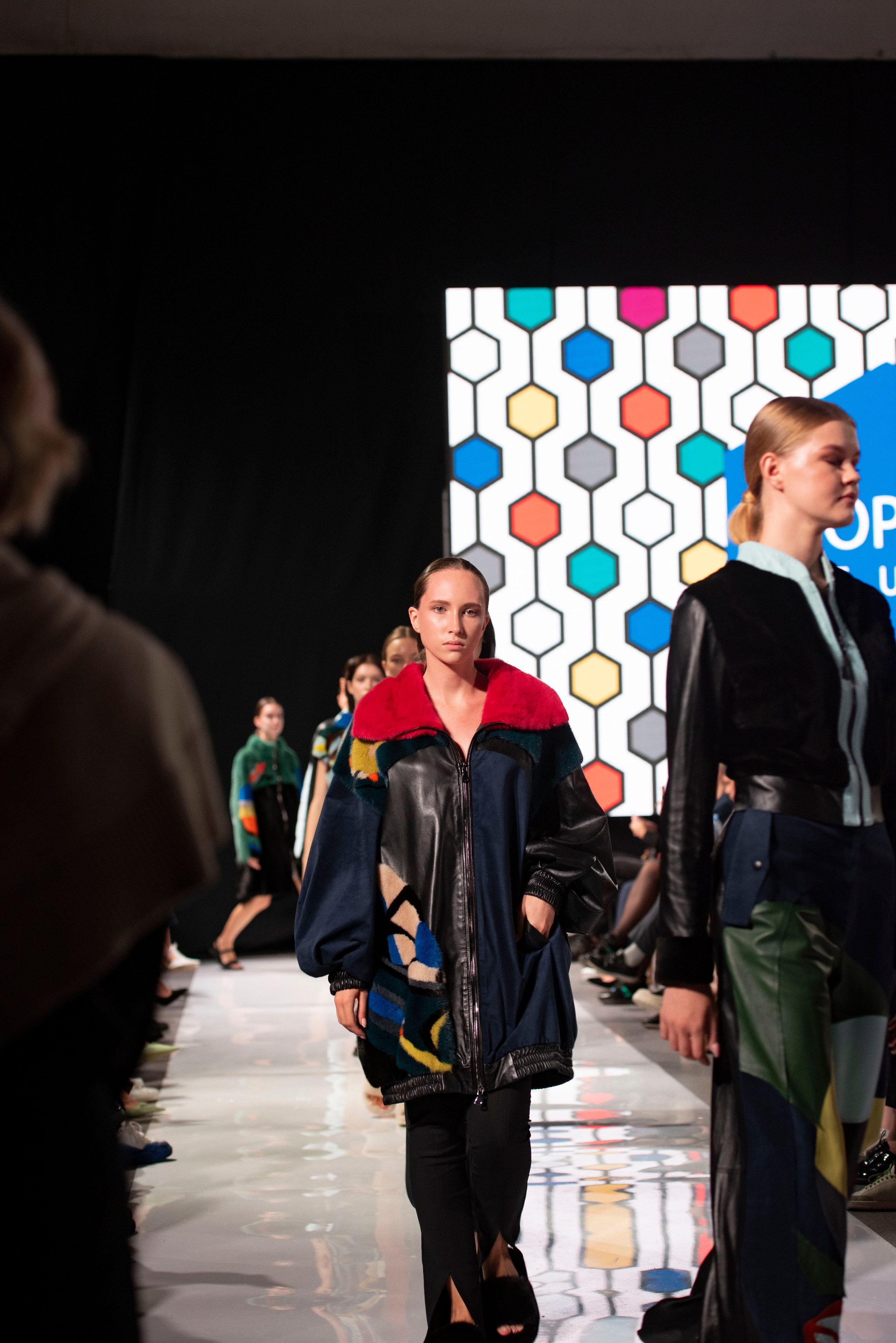 Фотограф на модельный показ. Свадебный, семейный, фэшн фотограф, школьный фотограф в Сочи