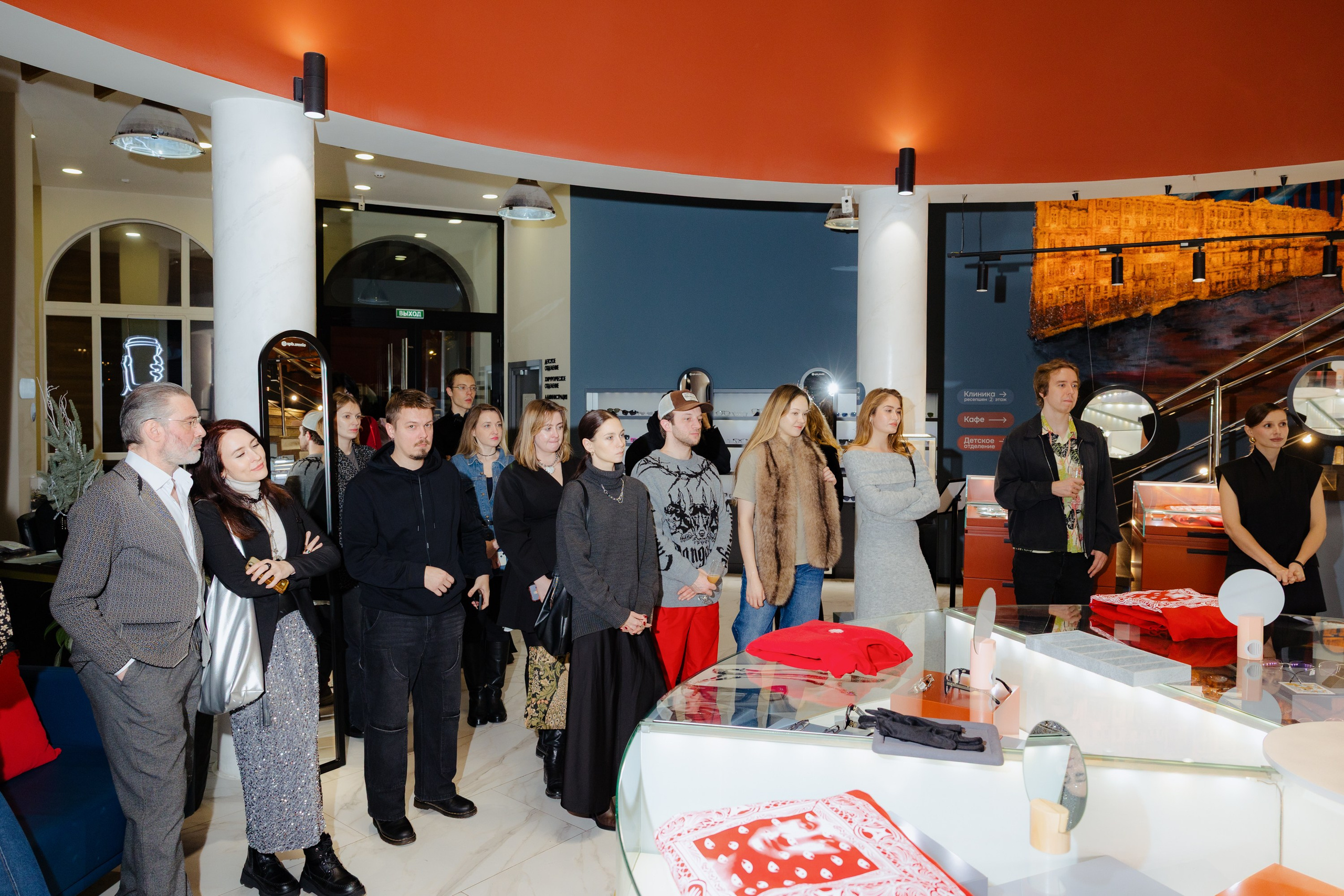 «Overthinking people» выставка современного искусства. Репортажный фотограф в Санкт-Петербурге Александр Паклин