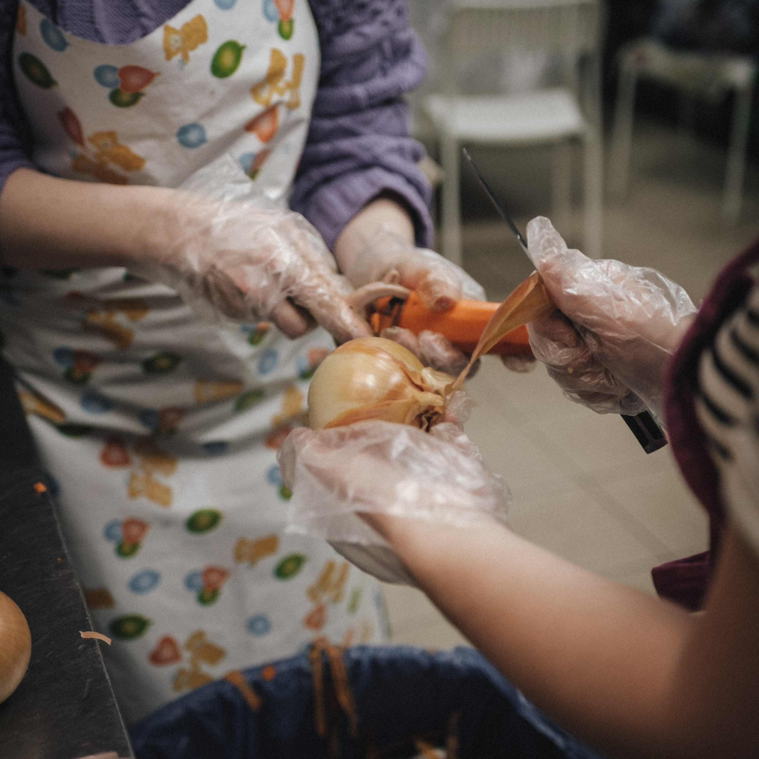 Снова готовка для кормления бездомных. Фотограф в Москве Максим Скоробогатов