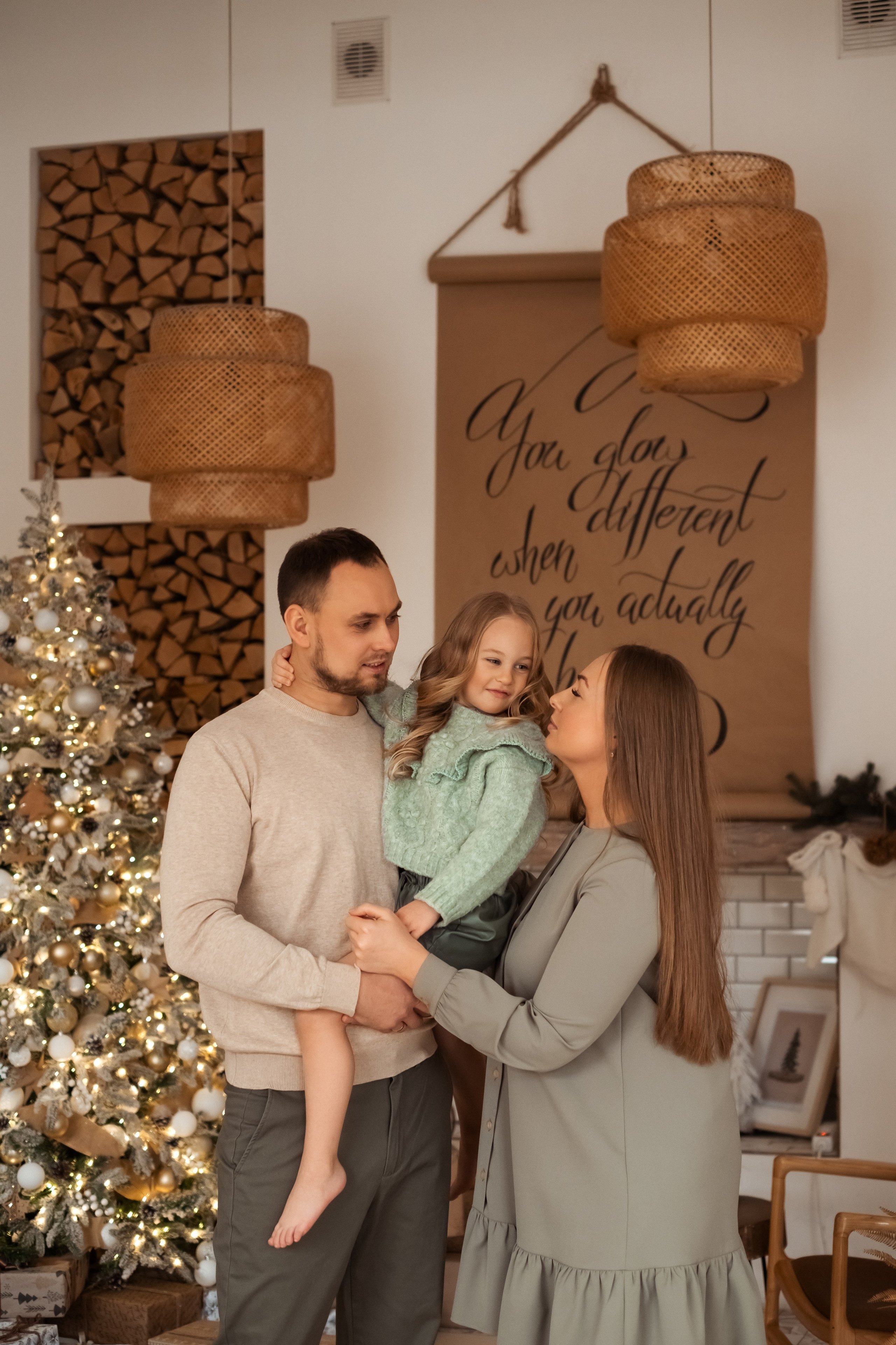 Семейная новогодняя фотосессия. Семейный и детский фотограф в Мелитополе /Наталья Зацеркляная