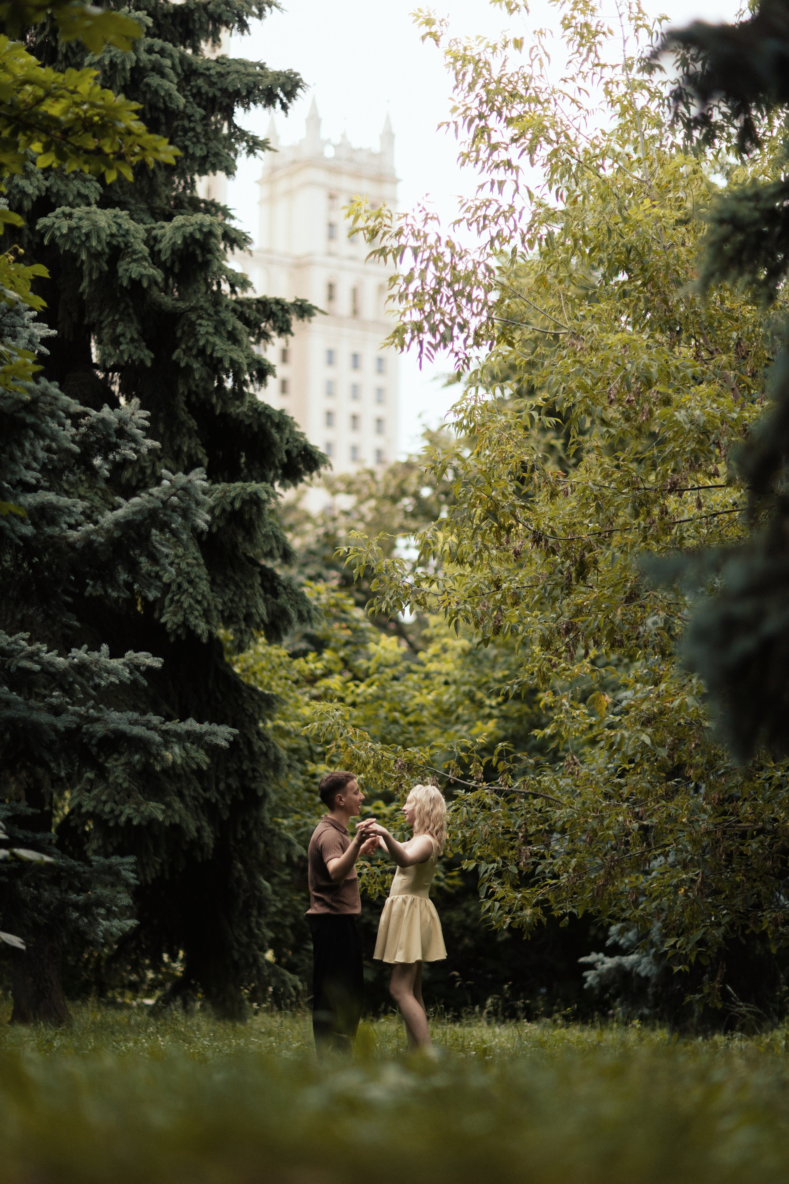 Love story in city. NKA_FOTO