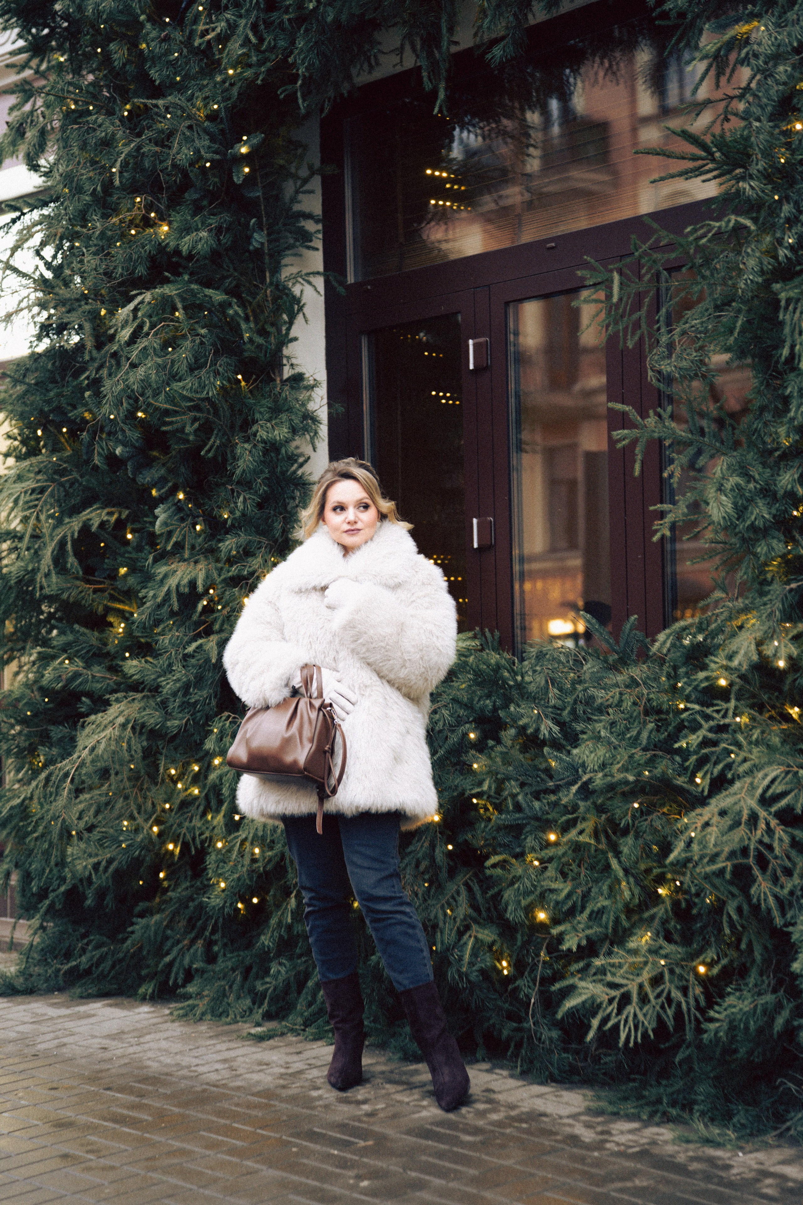 НОВОГОДНЯЯ ФОТОСЕСИИЯ В СТУДИИ ДЛЯ ДЕВУШКИ И ПРОГУЛКА ПО ЧЕРНЫШЕВСКОЙ. Профессиональный фотограф, Санкт-Петербург — Виктория Богомолова