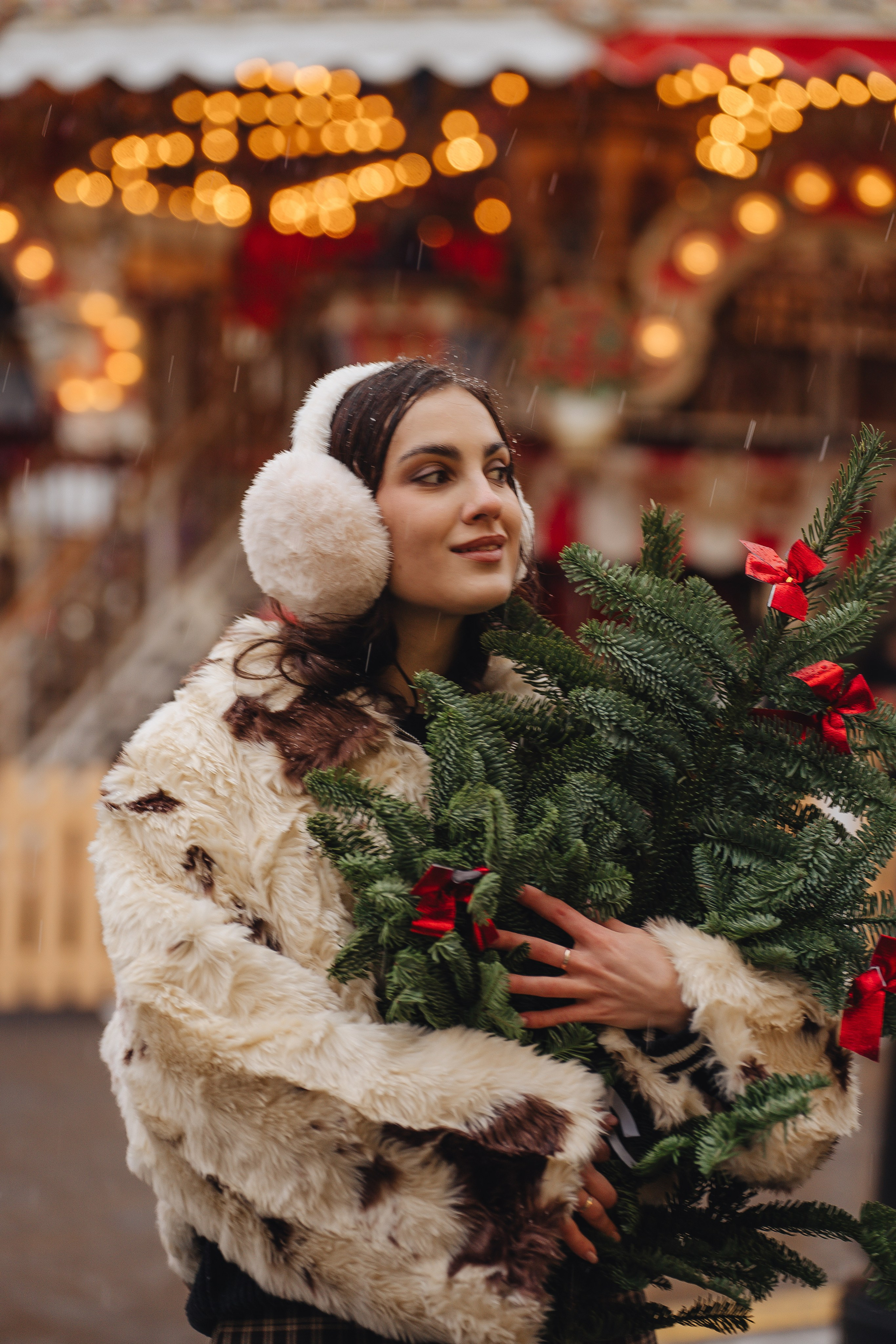 ПРОГУЛКА НА МАНЕЖНОЙ ПЛОЩАДИ ДЛЯ ДЕВУШКИ ПЕРЕД НОВЫМ ГОДОМ (НОВОГОДНЯЯ ФОТОСЕССИИЯ НА МАНЕЖНОЙ ПЛОЩАДИ). Профессиональный фотограф, Санкт-Петербург — Виктория Богомолова