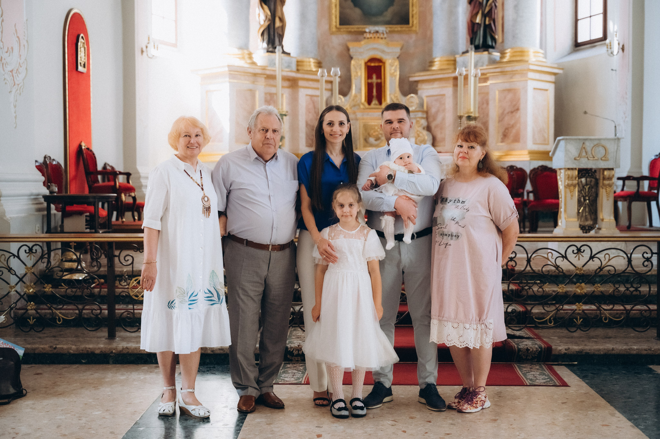 Крещение Василисы Архикафедральный костел Имени Пресвятой Девы Марии. Семейный фотограф в Минске Дарья Дреко
